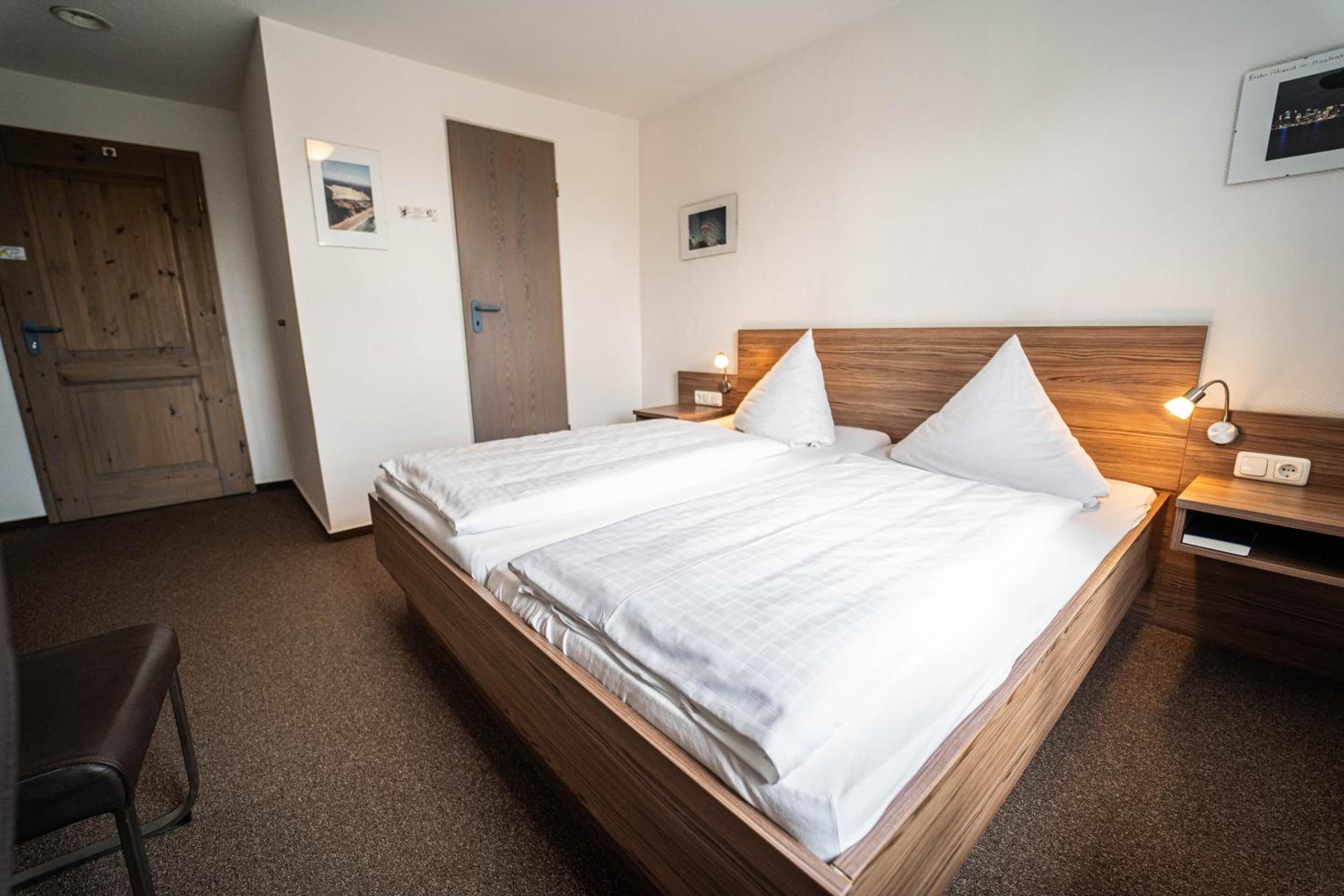 Standard Double Room - Photo 3