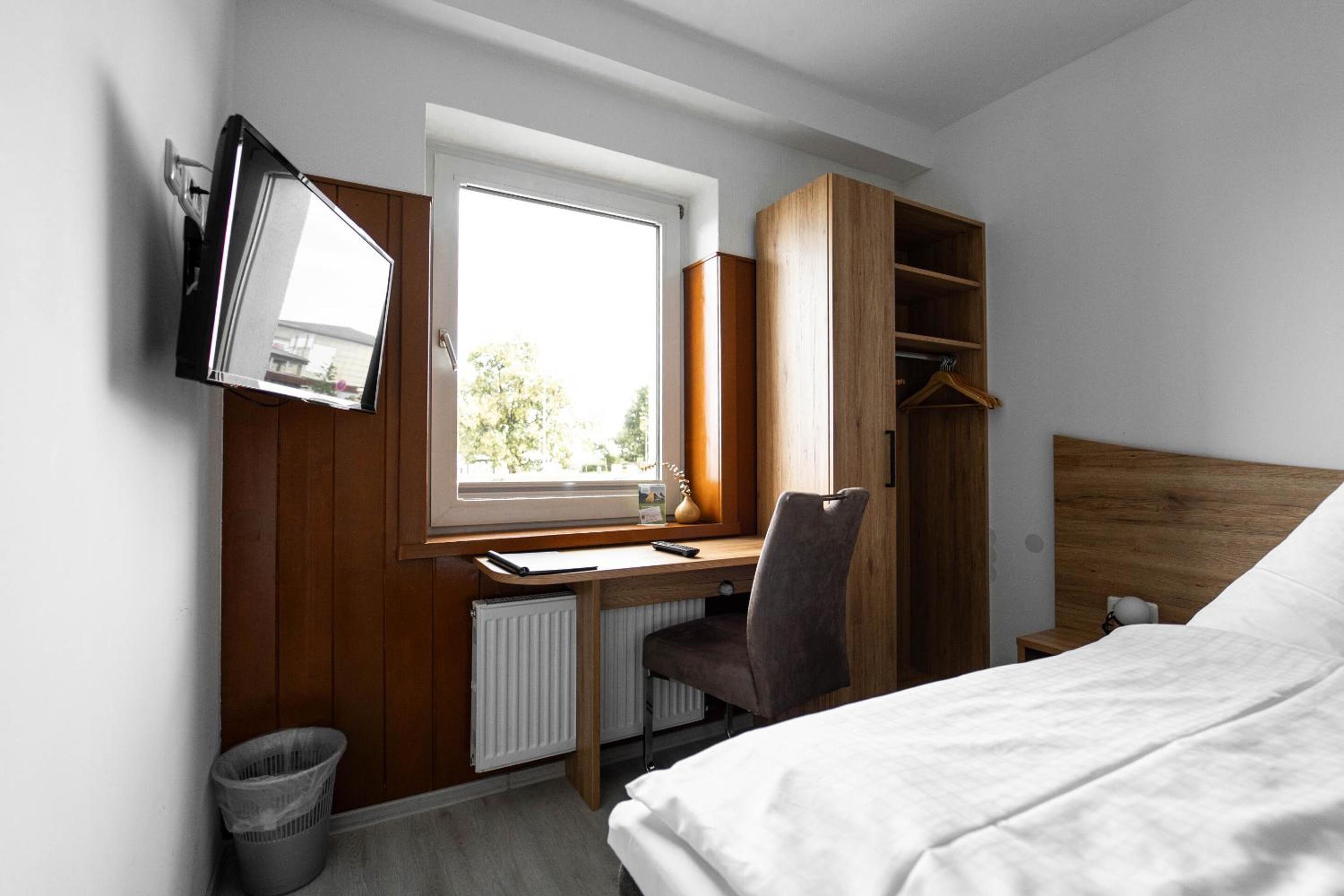 Standard Double Room - Photo 7