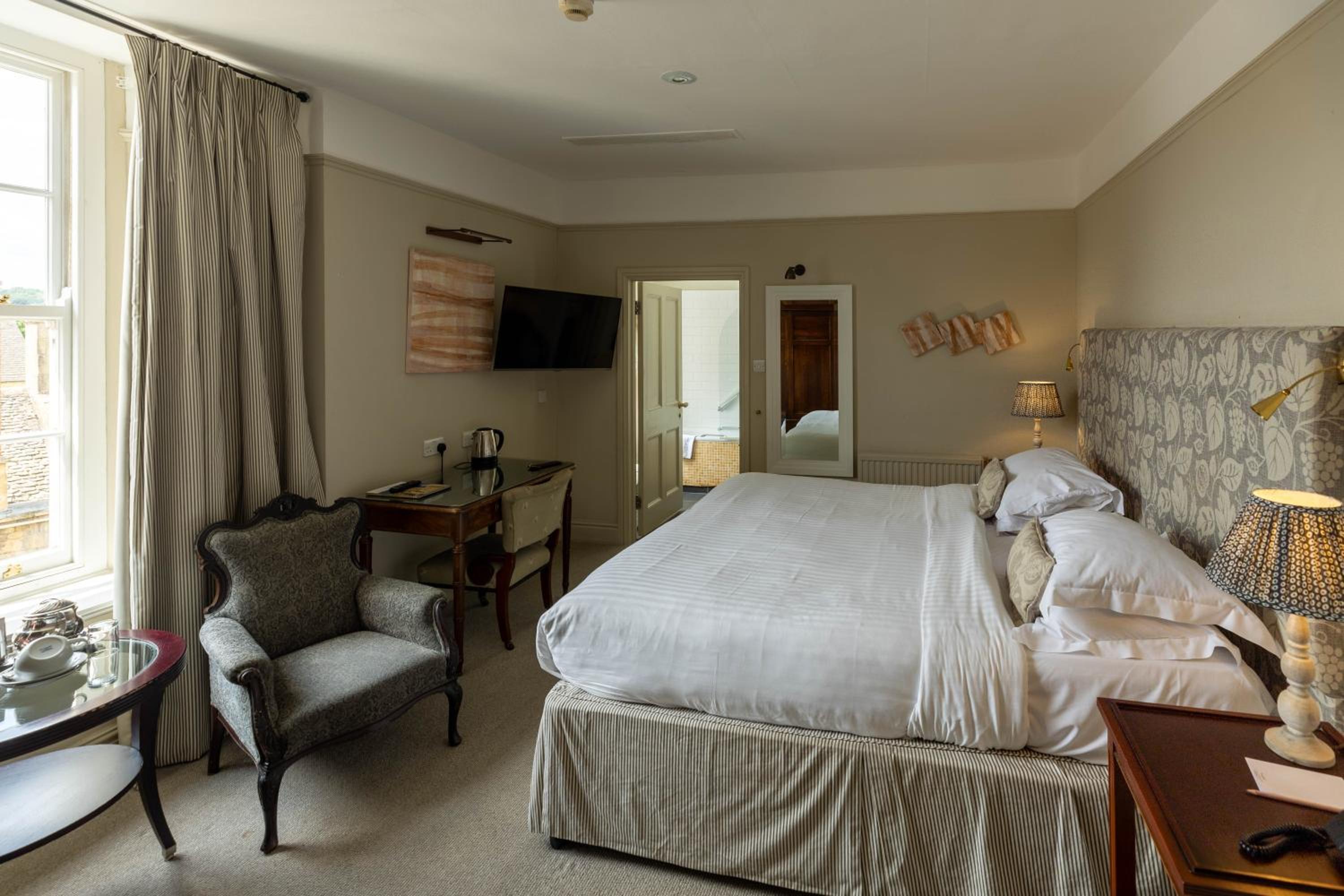 Standard Double or Twin Room photo 3