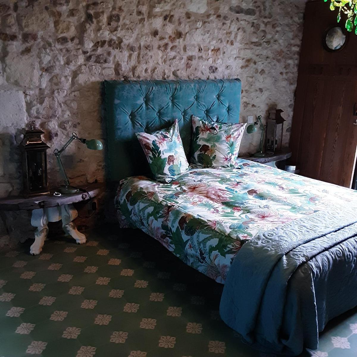 Deluxe Double Room with Bath photo 2