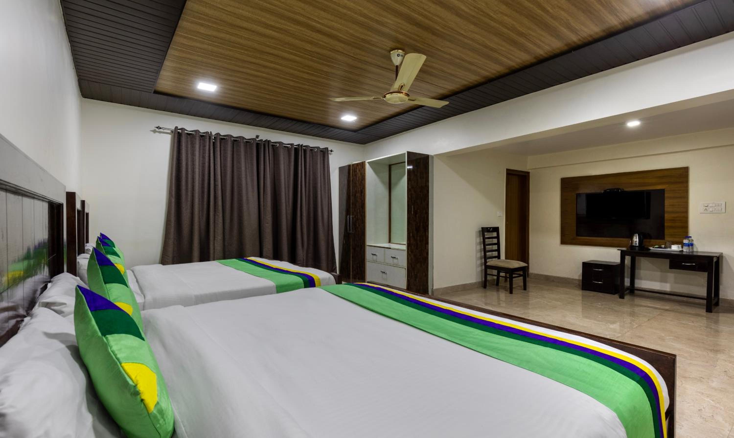 Spacious Premium Room photo 2