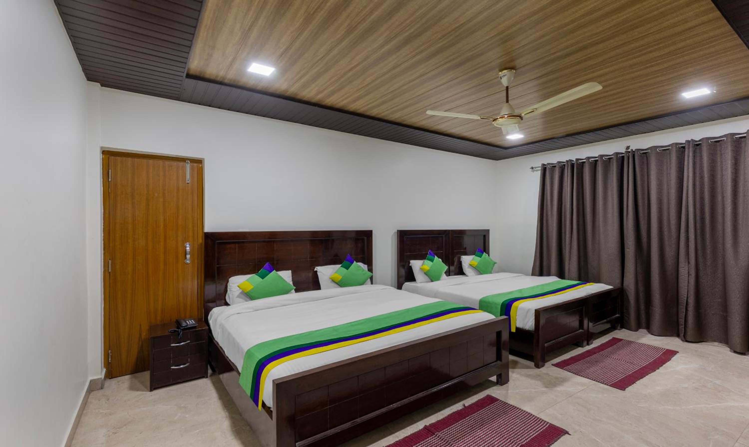Spacious Premium Room photo 1