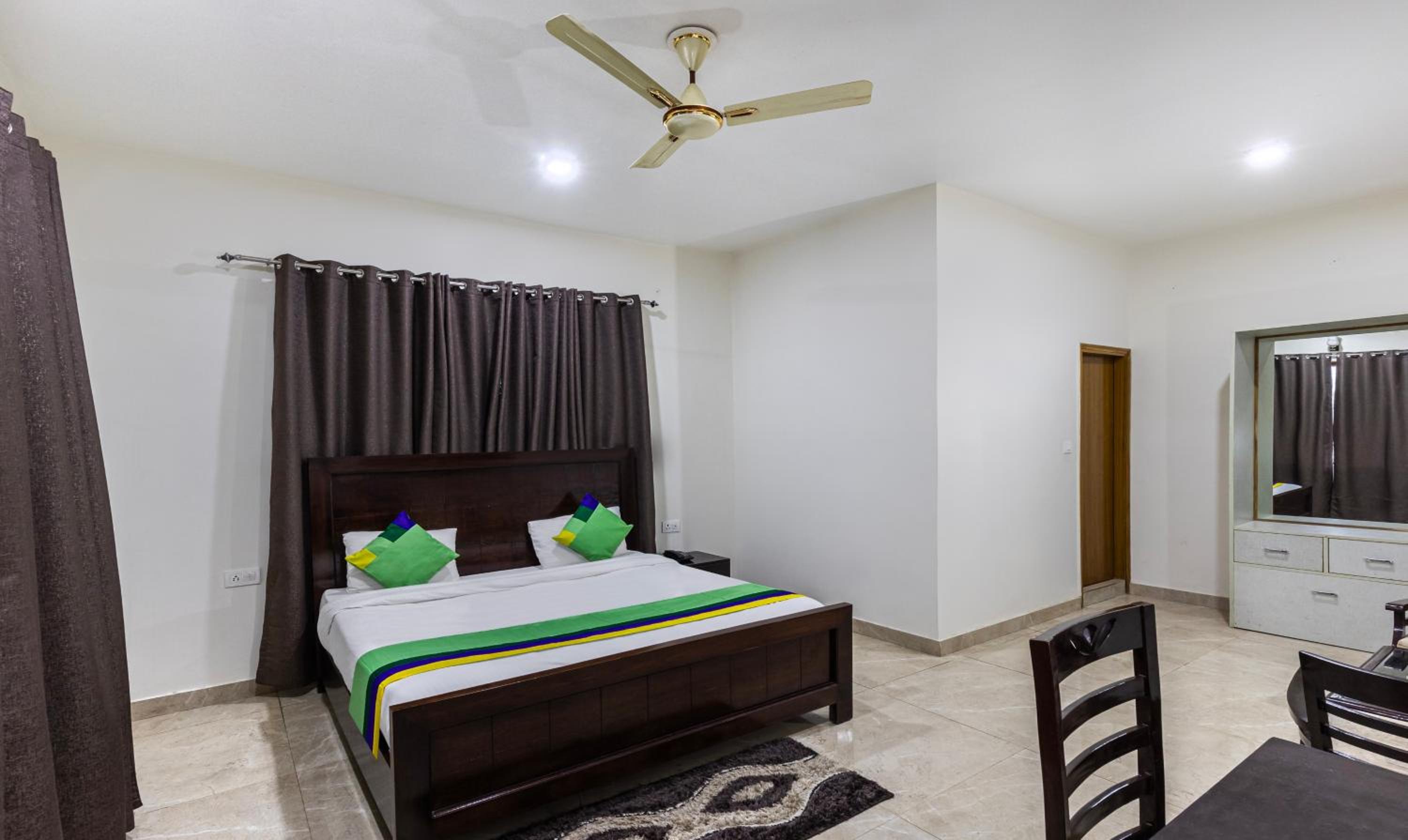 Economy Room	 photo 1