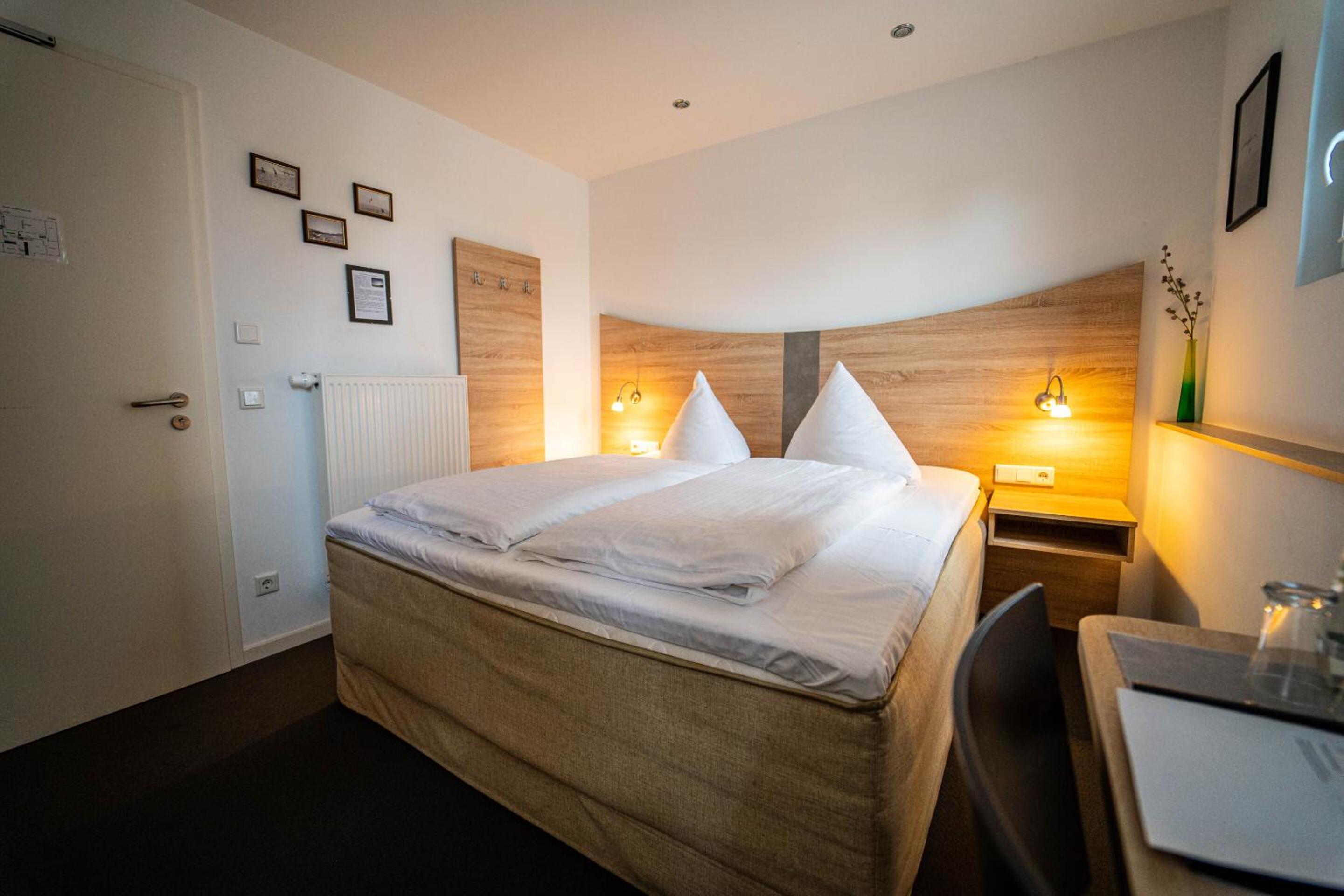 Standard Double Room - Photo 2