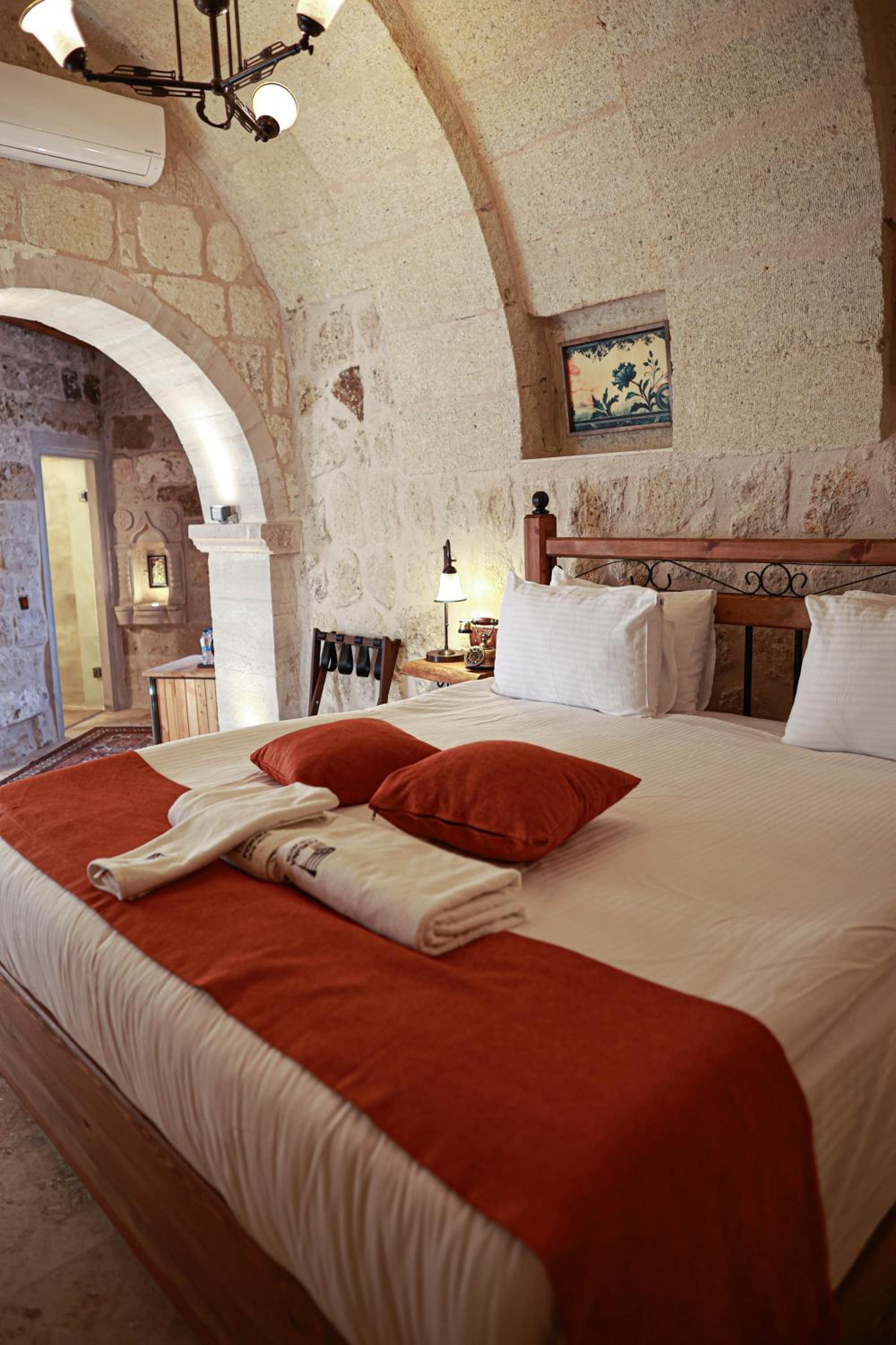 Junior Suite with Mountain View - Photo 3