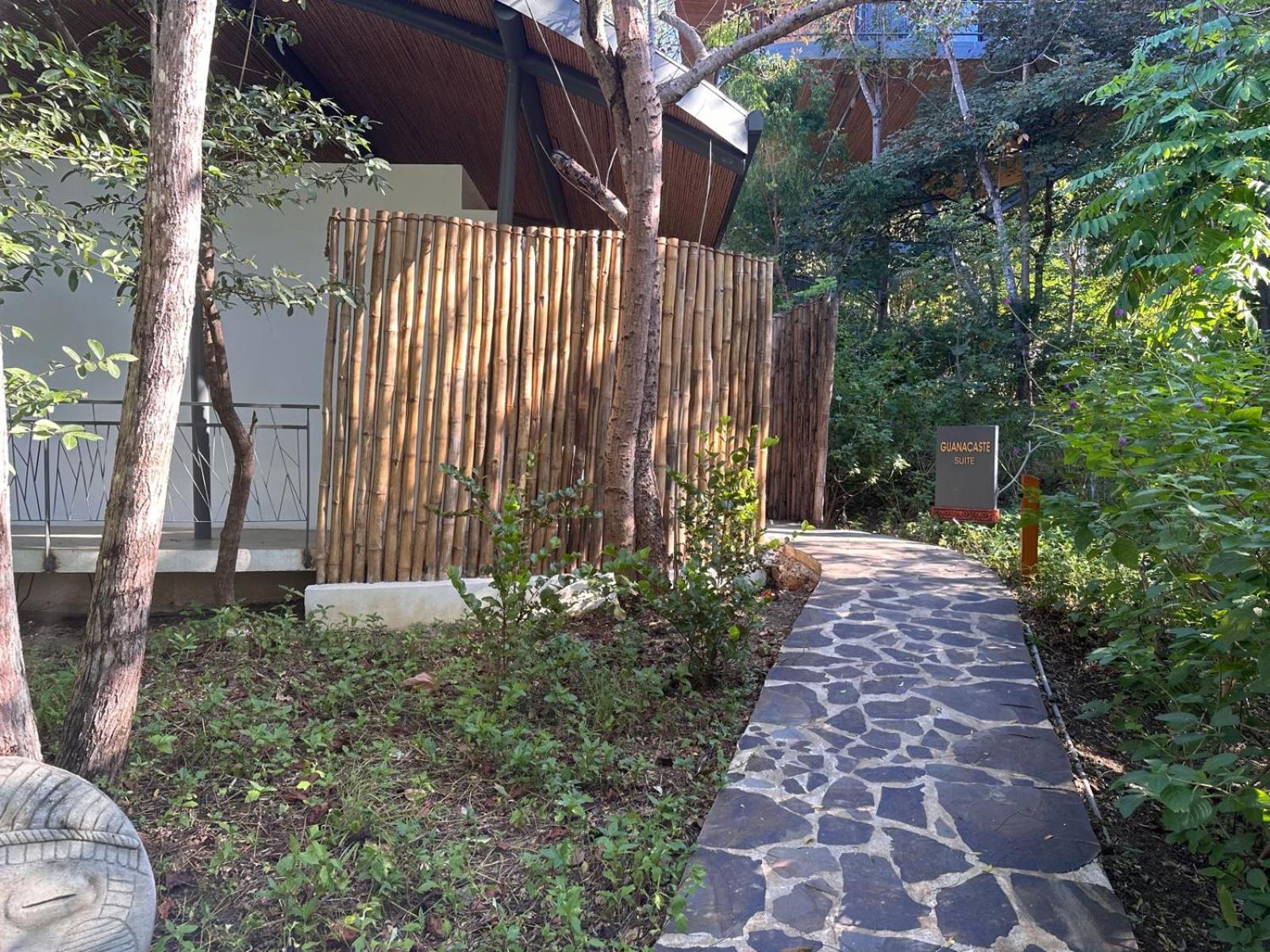 Bungalow with Garden View photo 2