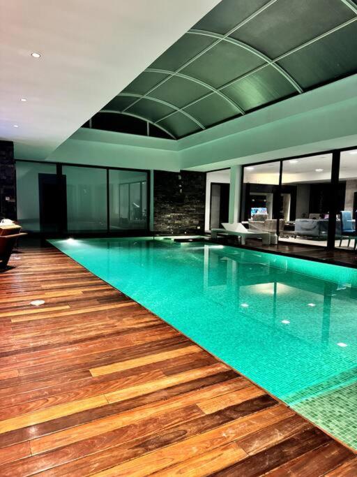 Villa photo 1
