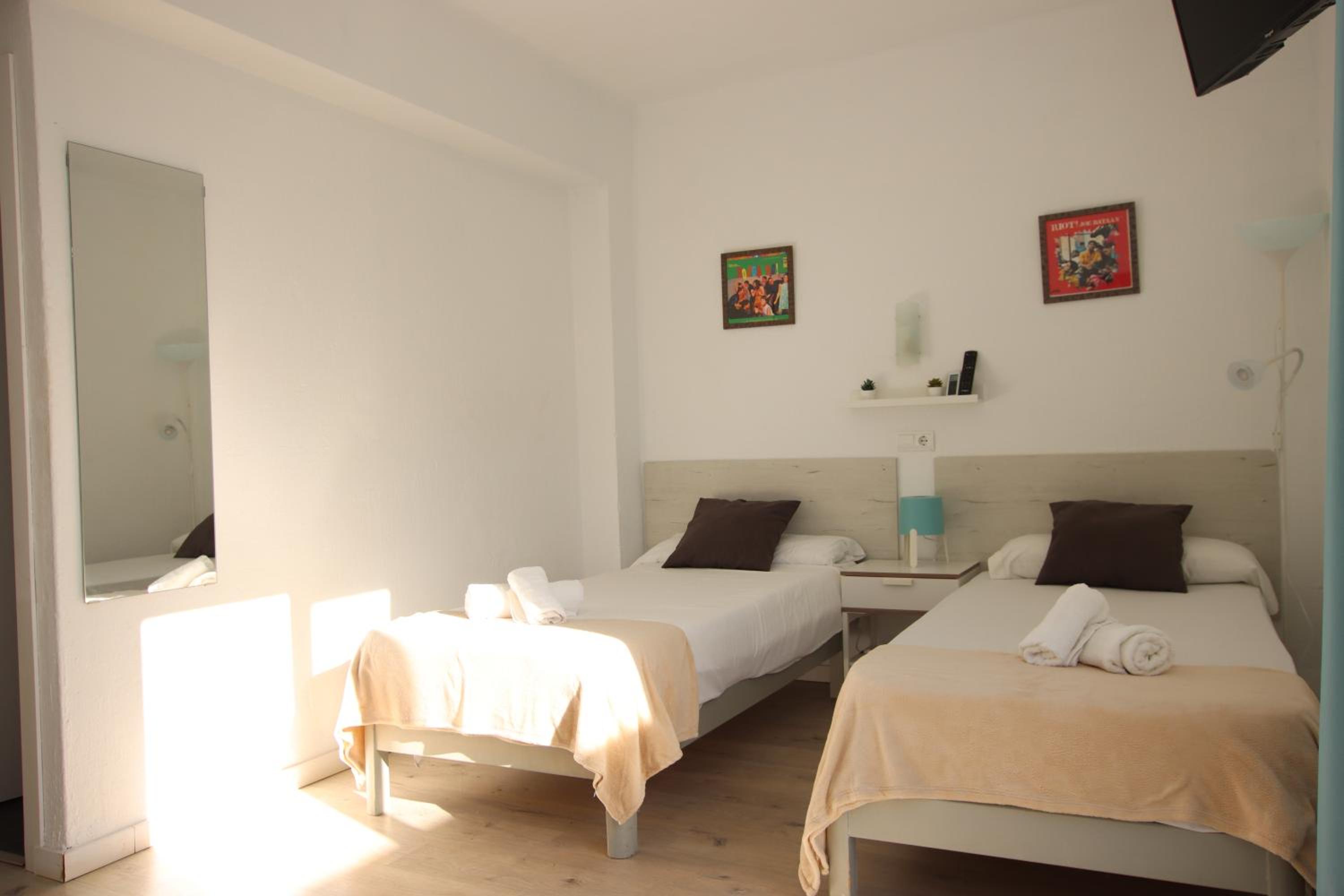 Twin Room with Balcony photo 2