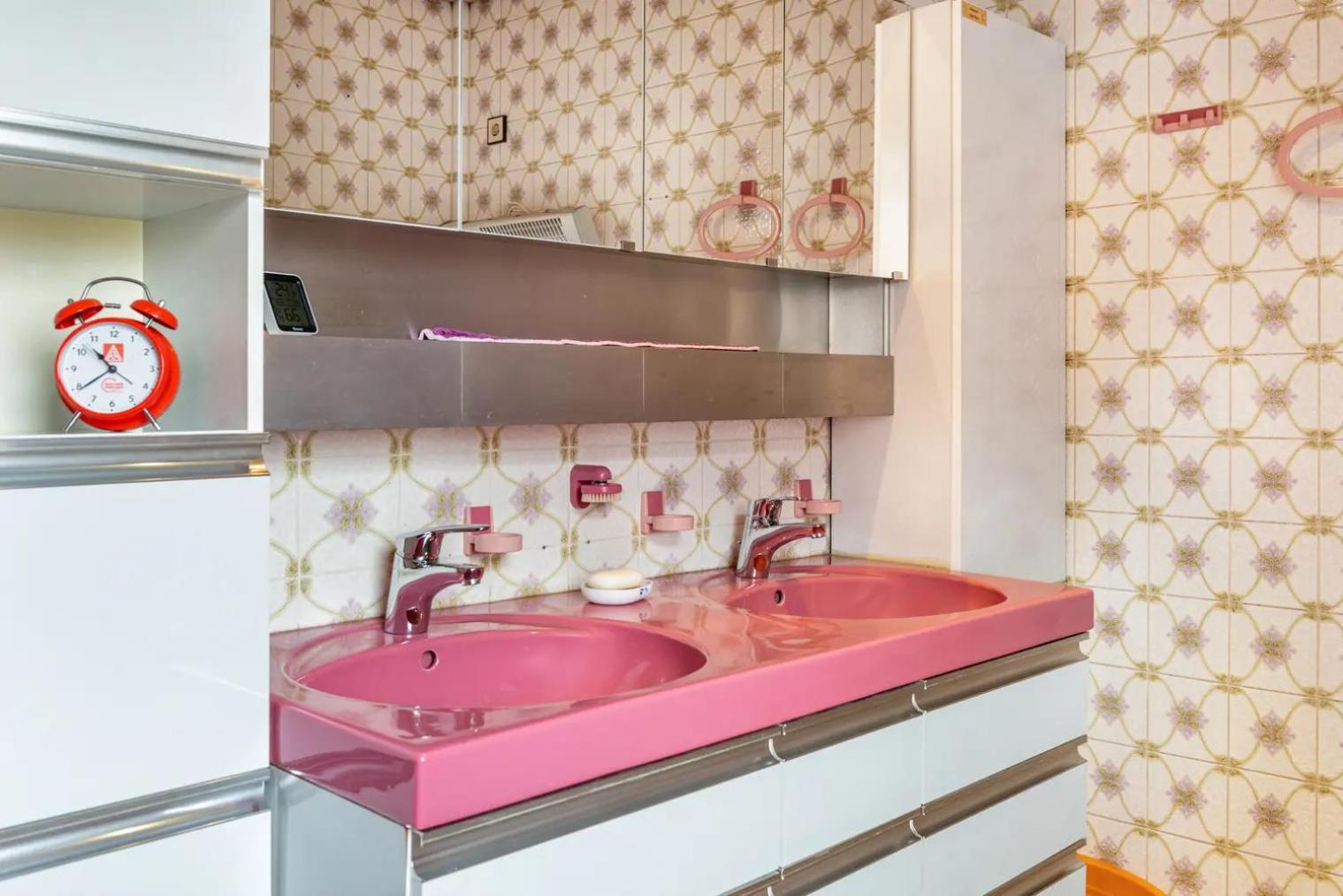 Superior One-Bedroom Apartment With Balcony photo 2