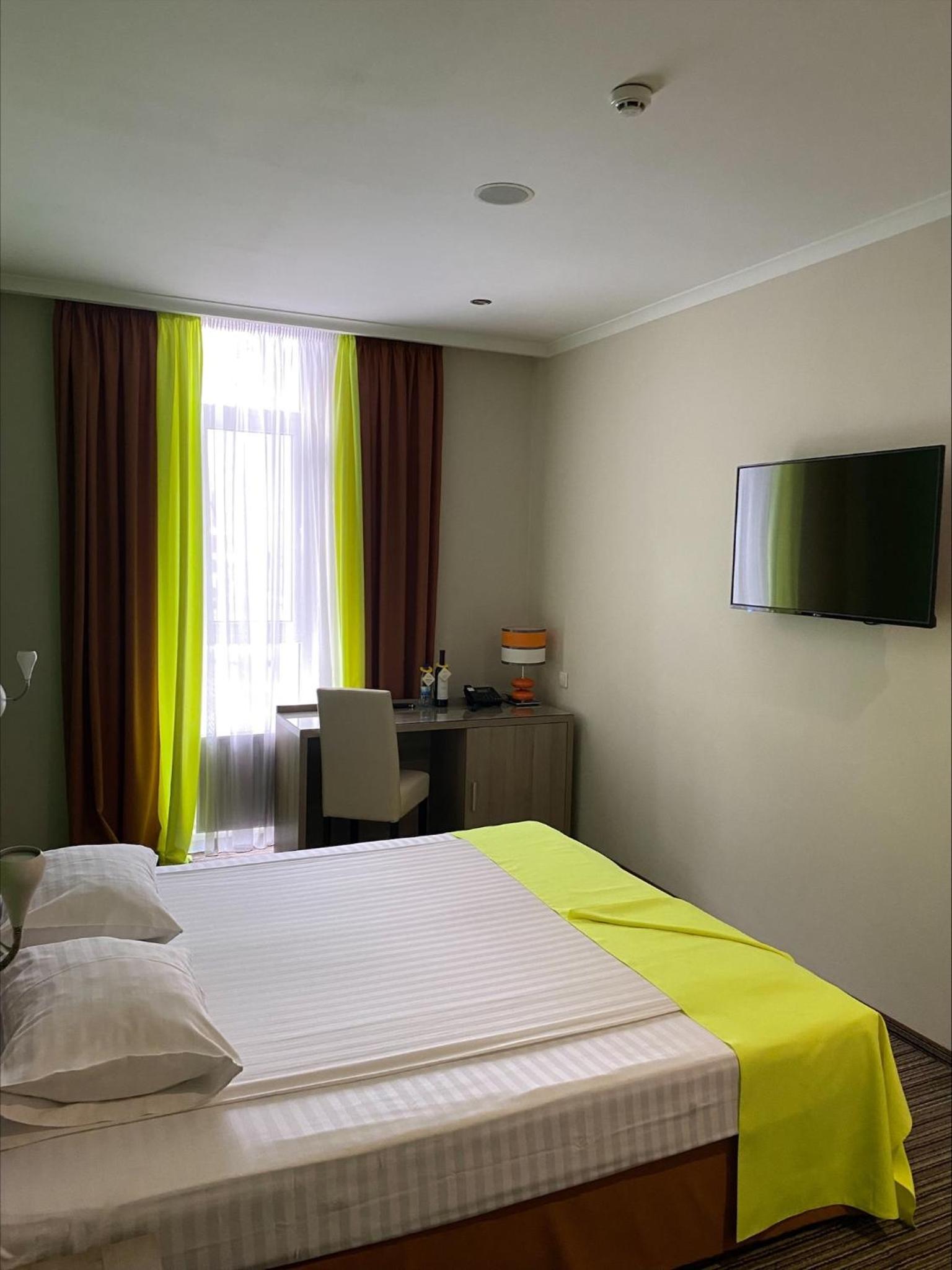 Small Double Room photo 2