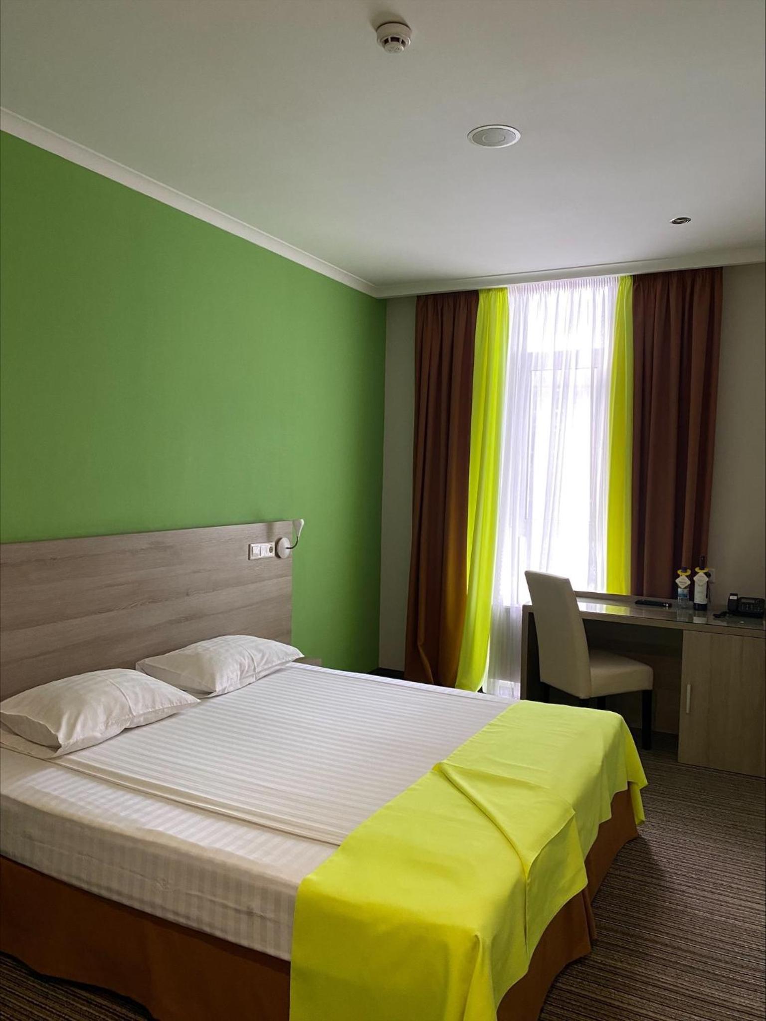 Small Double Room photo 1