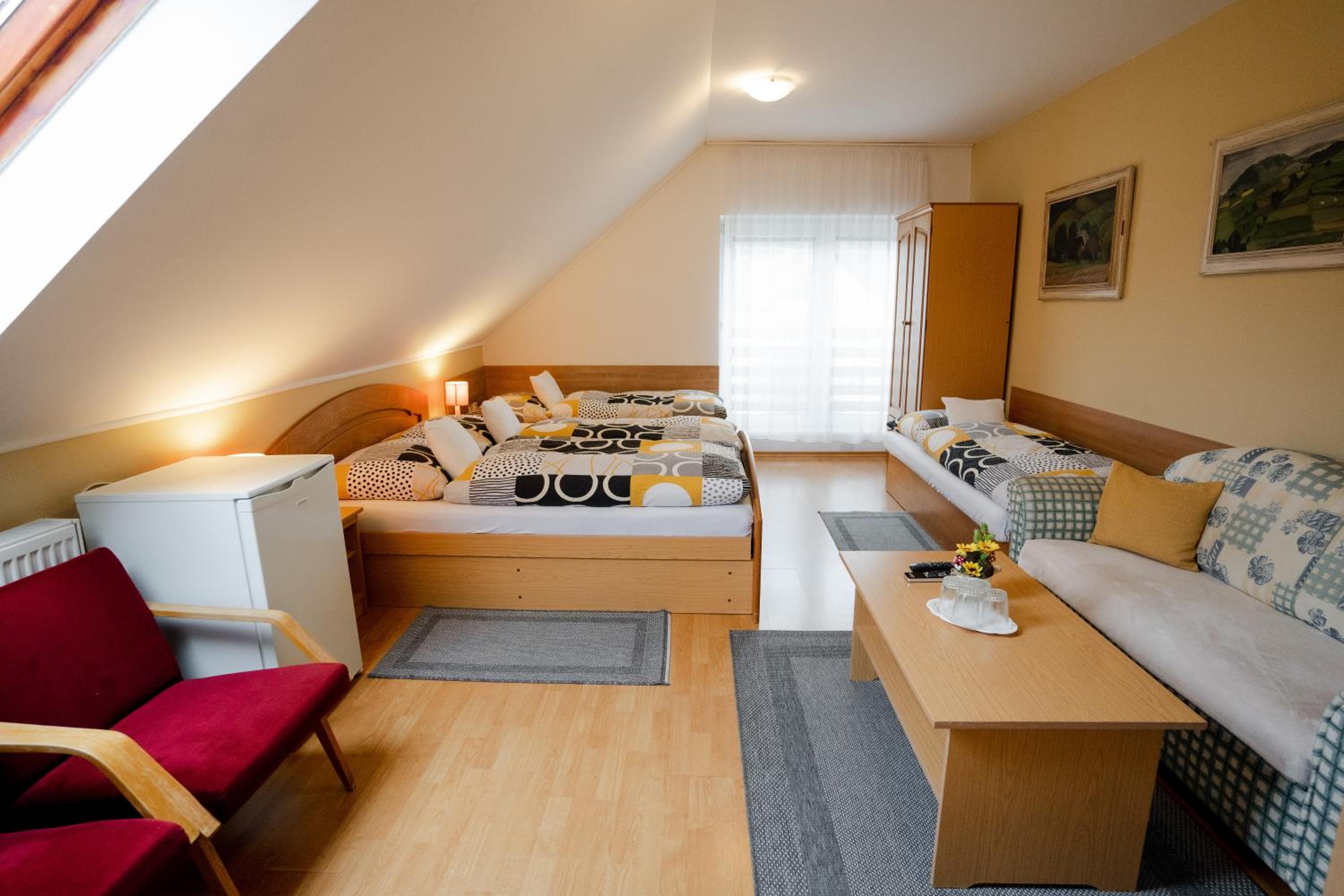Standard Quadruple Room photo 2
