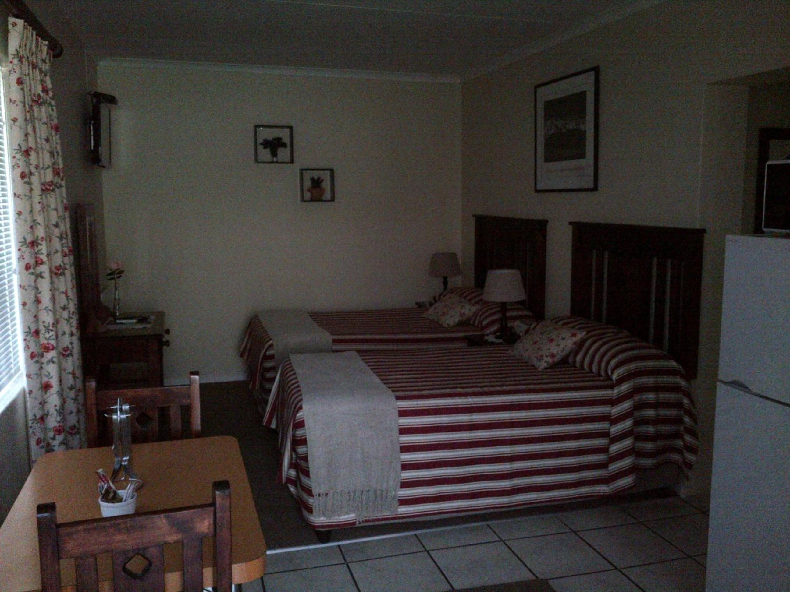 Budget Twin Room - Photo 5