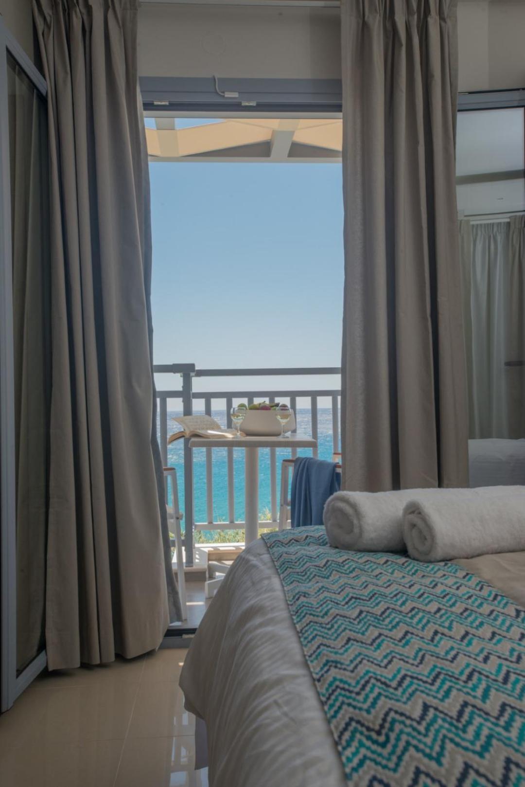 Triple Room with Sea View photo 3