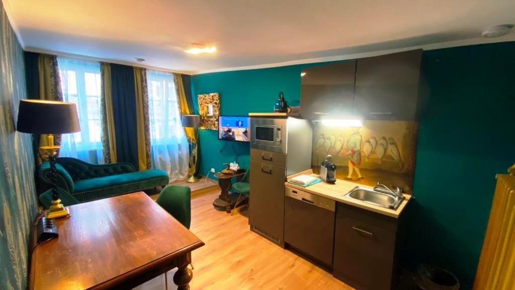 Deluxe King Room - Photo 2