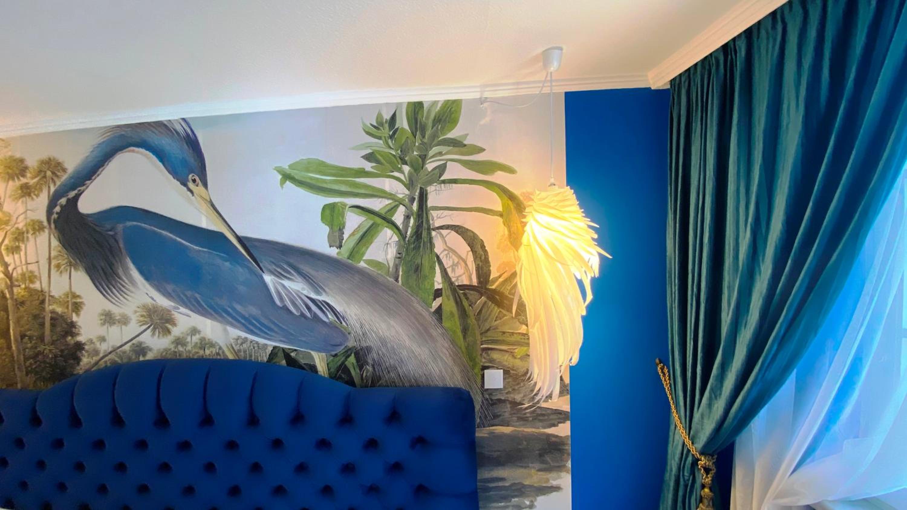 Deluxe King Room - Photo 8