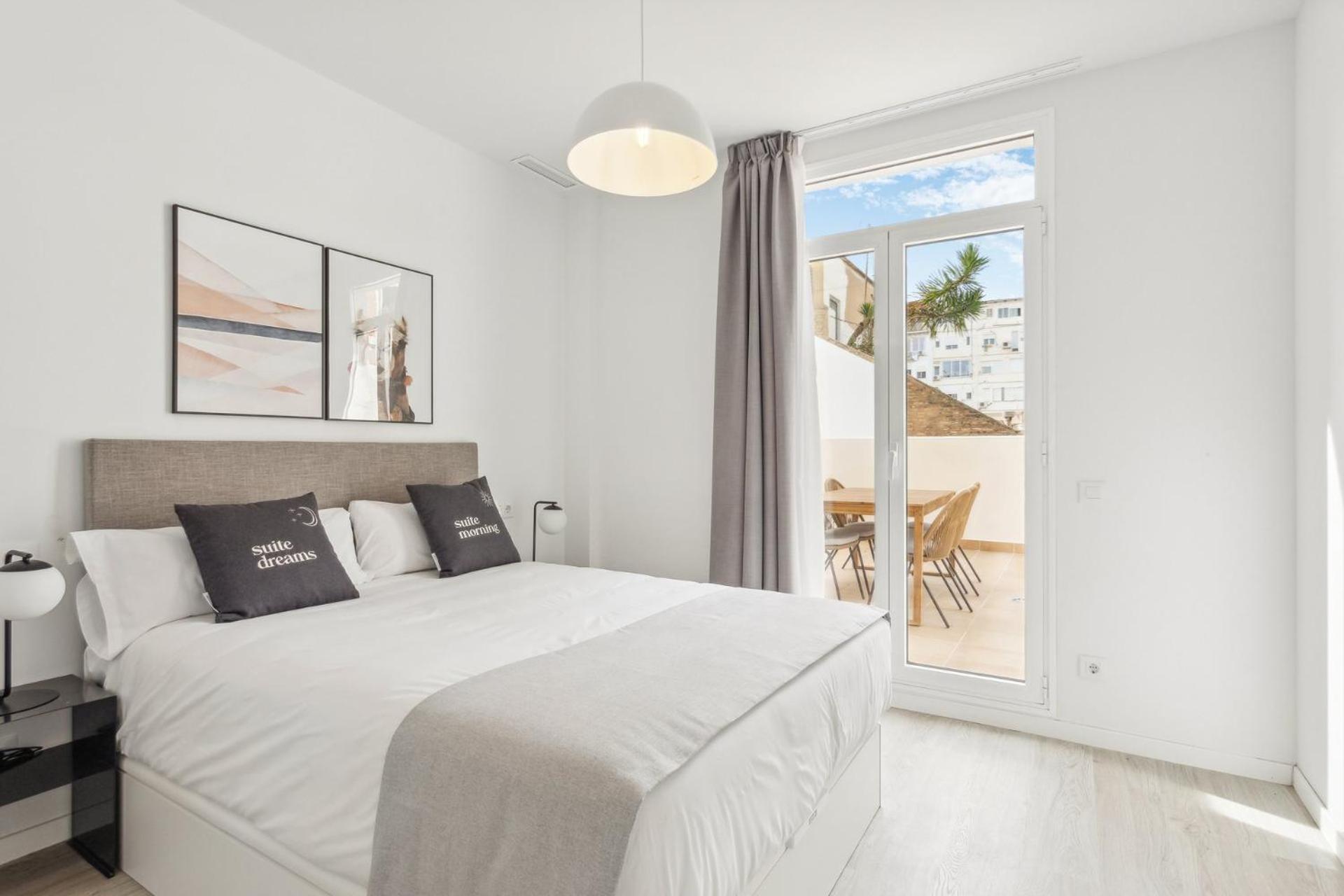 Apartamento de Dos Habitaciones con Terraza