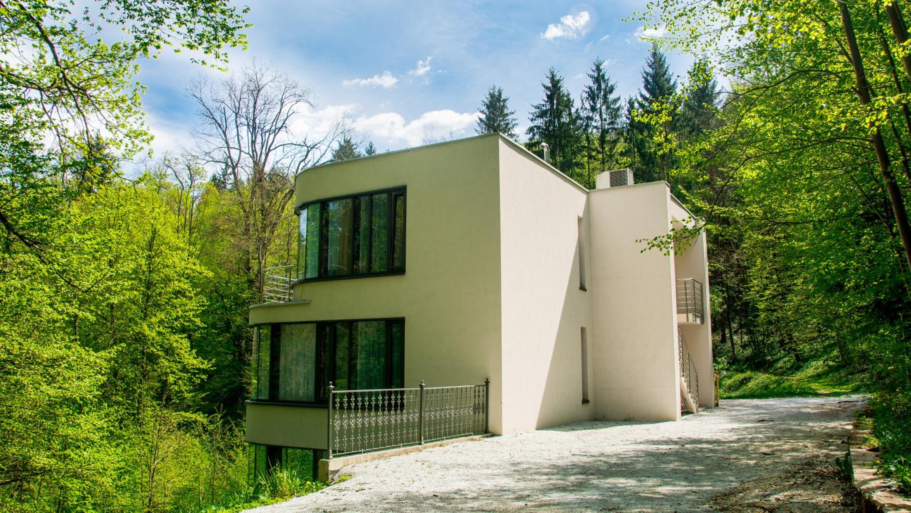 Apartment photo 1