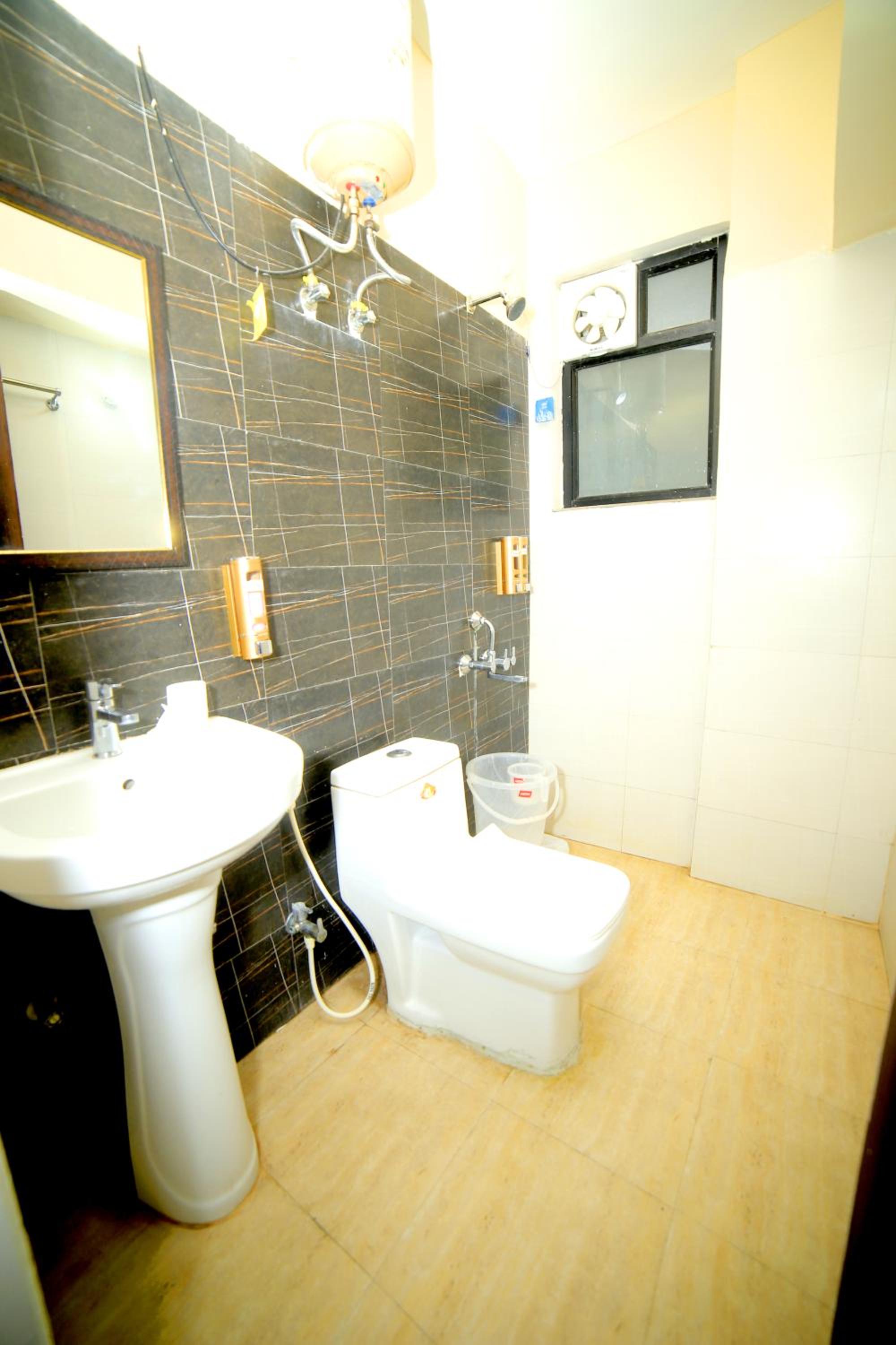Deluxe Room - Photo 2
