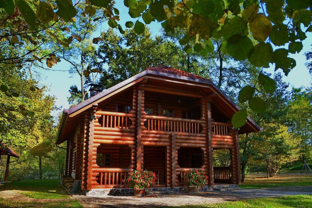 Chalet photo 1