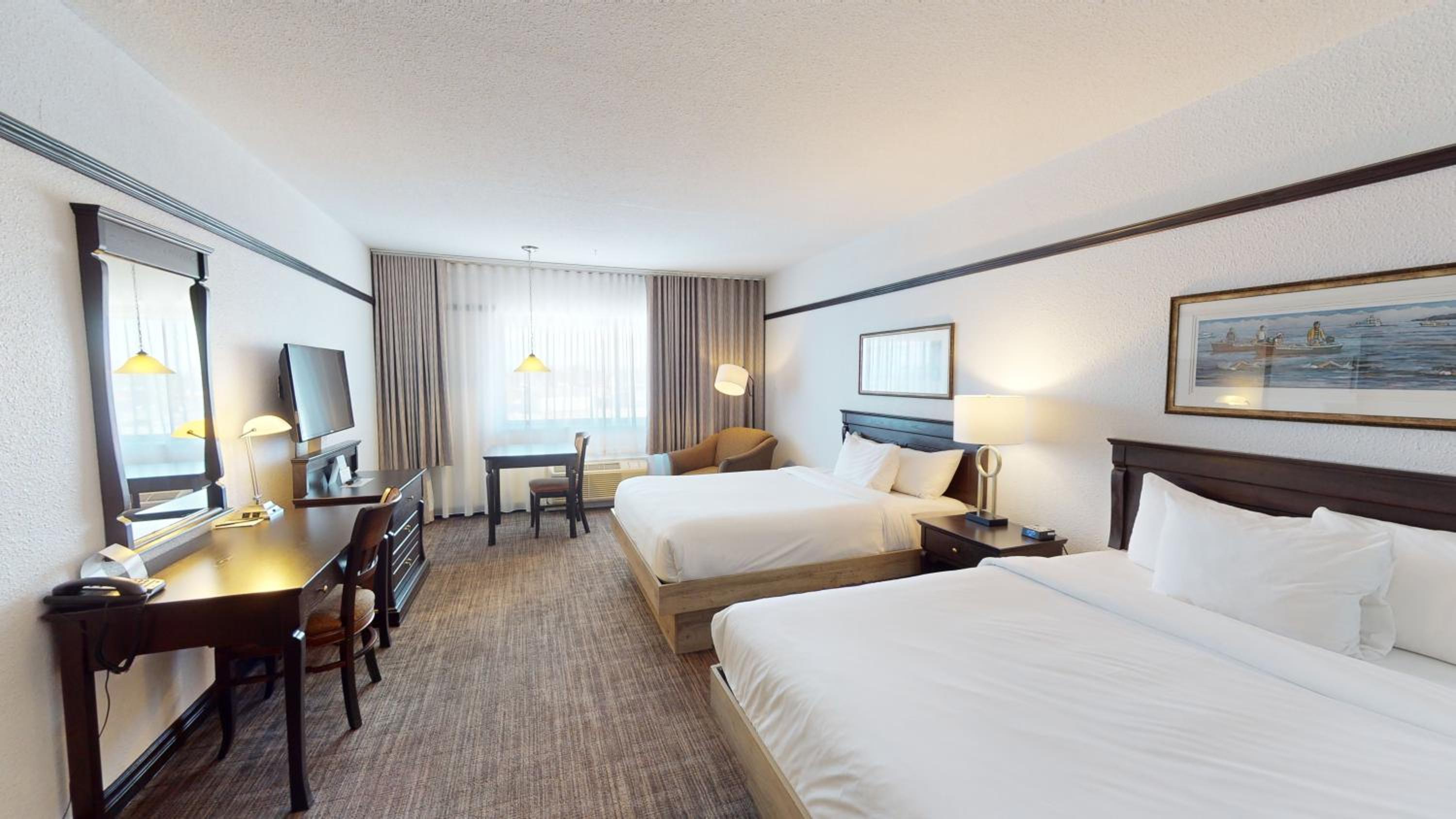 Spacious Queen Room with Two Queen Beds - Photo 3