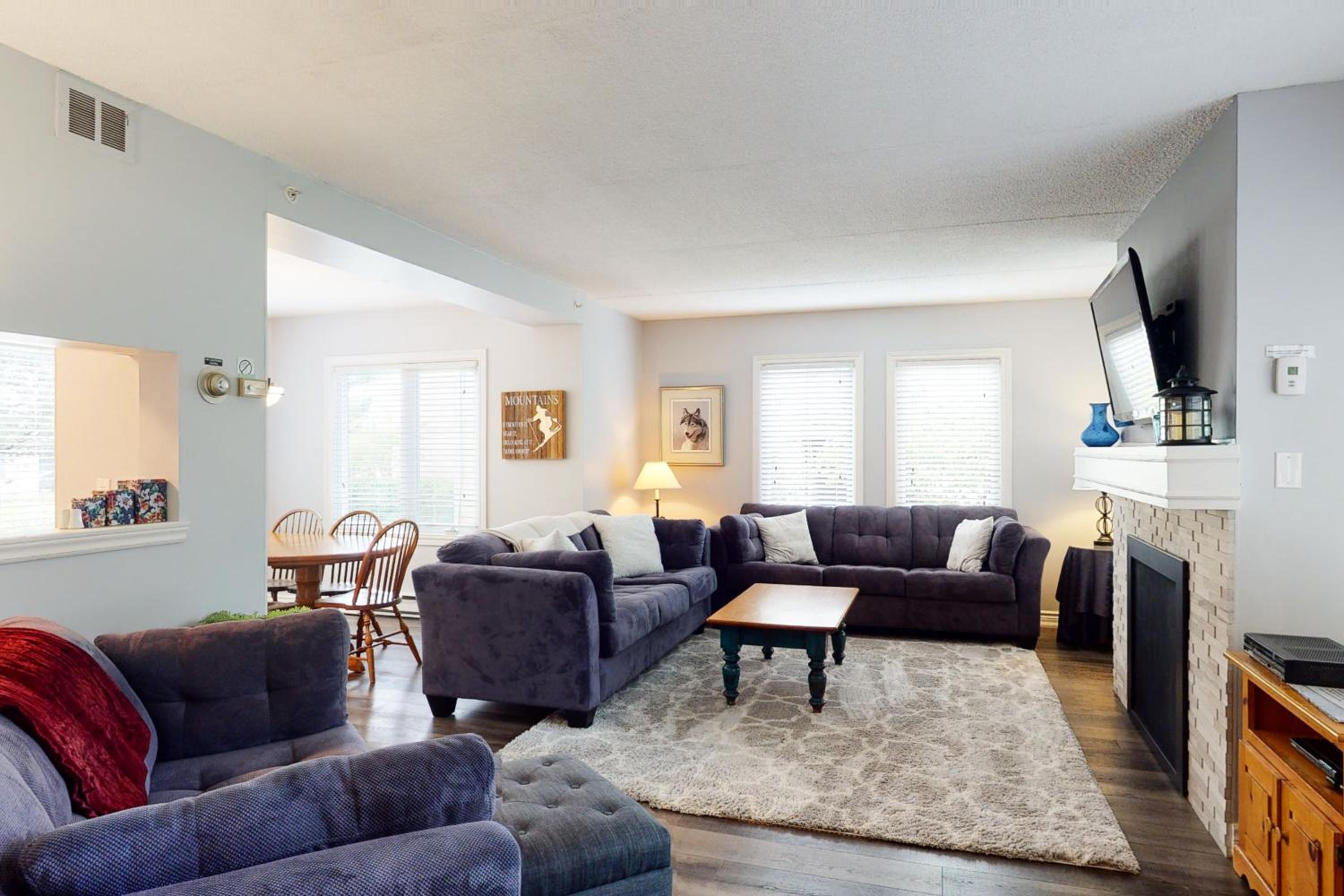 Three-Bedroom Apartment photo 1