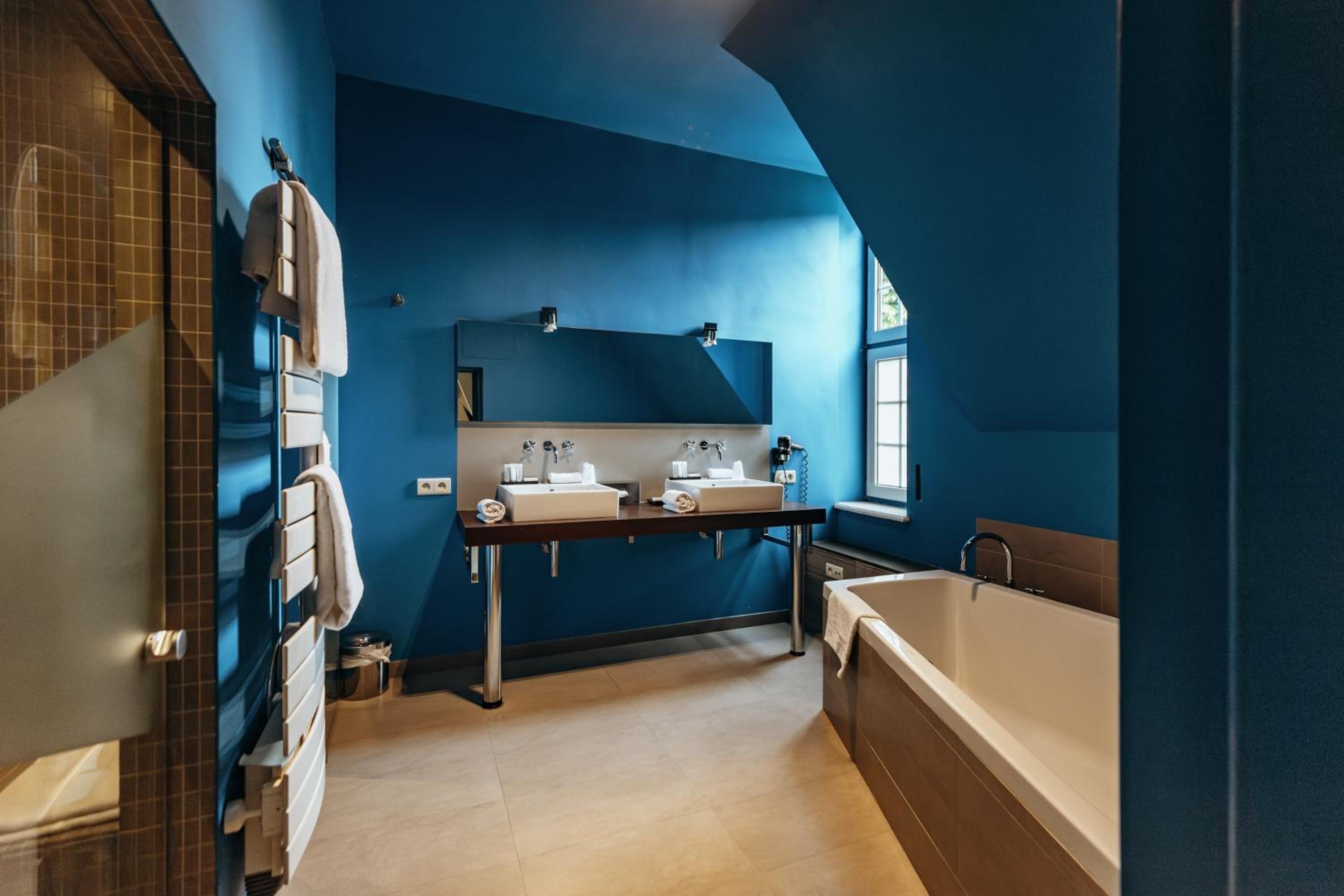 Suite - Photo 2