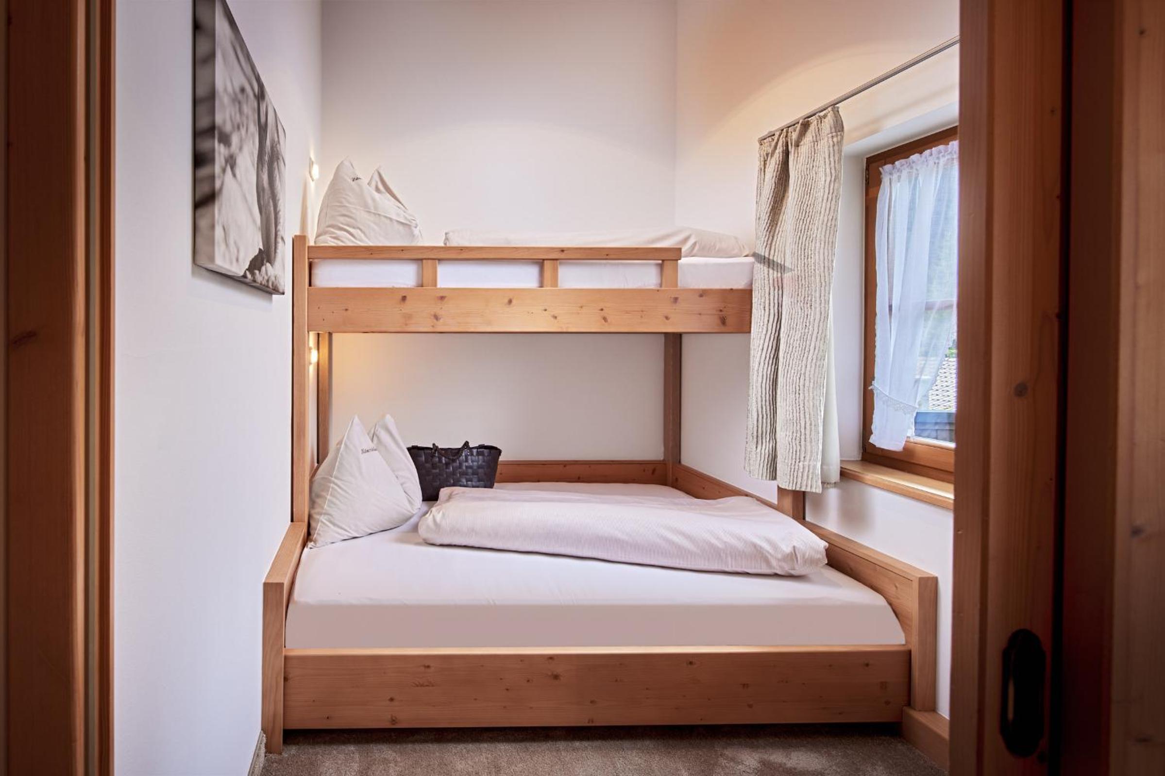 Comfort Two-Bedroom Suite (2 Adults + 2 Children) photo 2