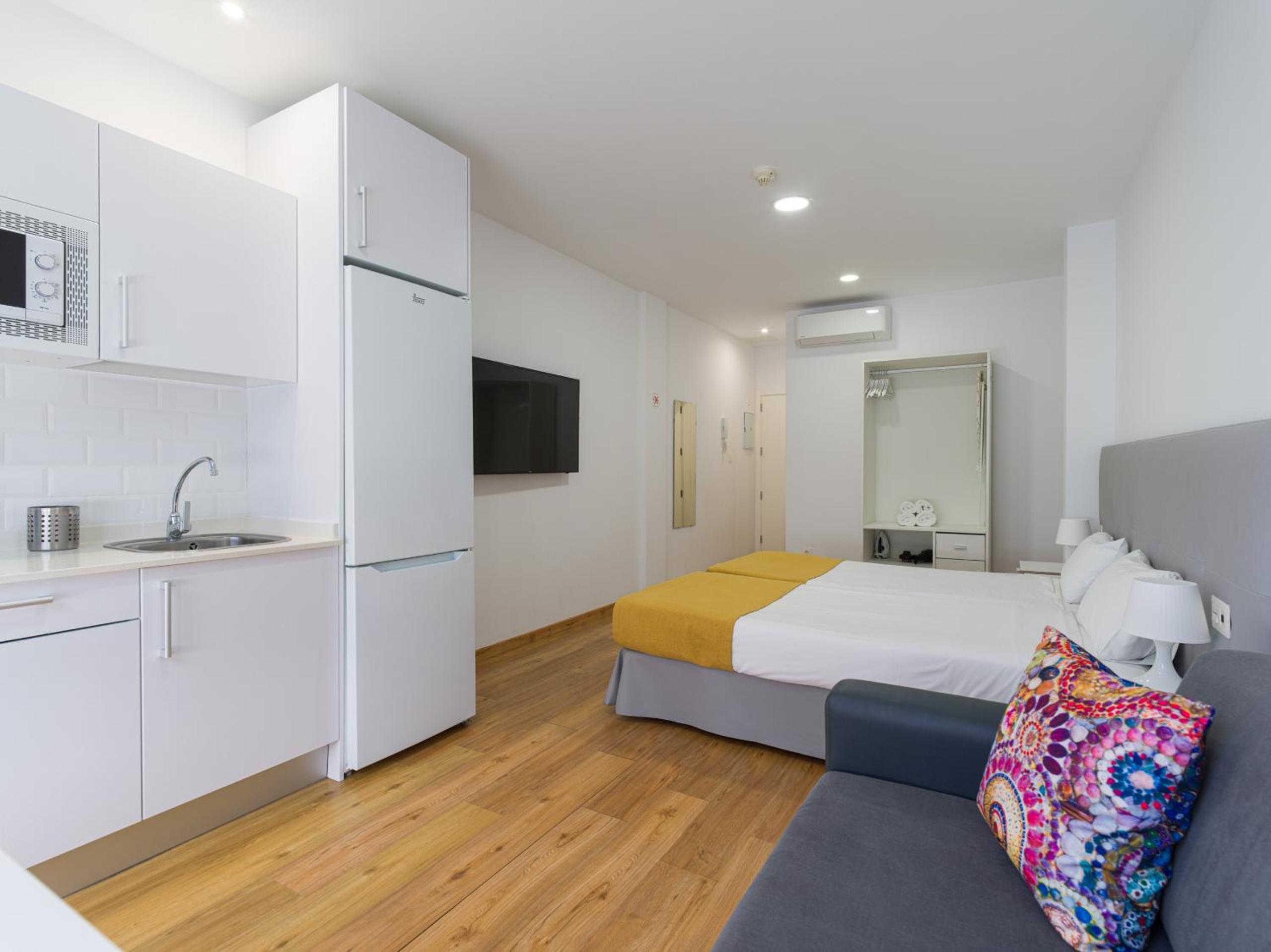One-Bedroom Apartment photo 3