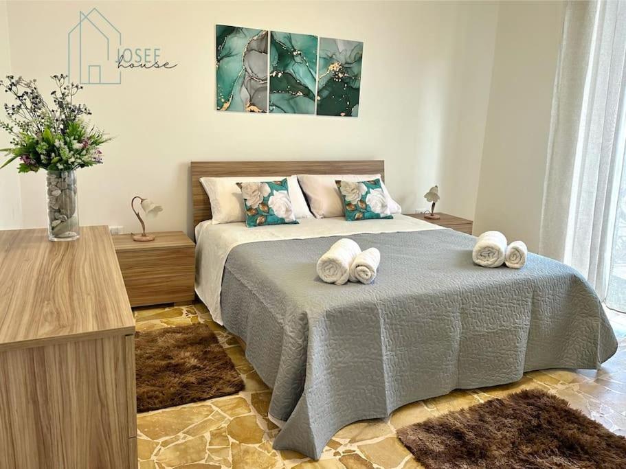 Three-Bedroom House photo 1