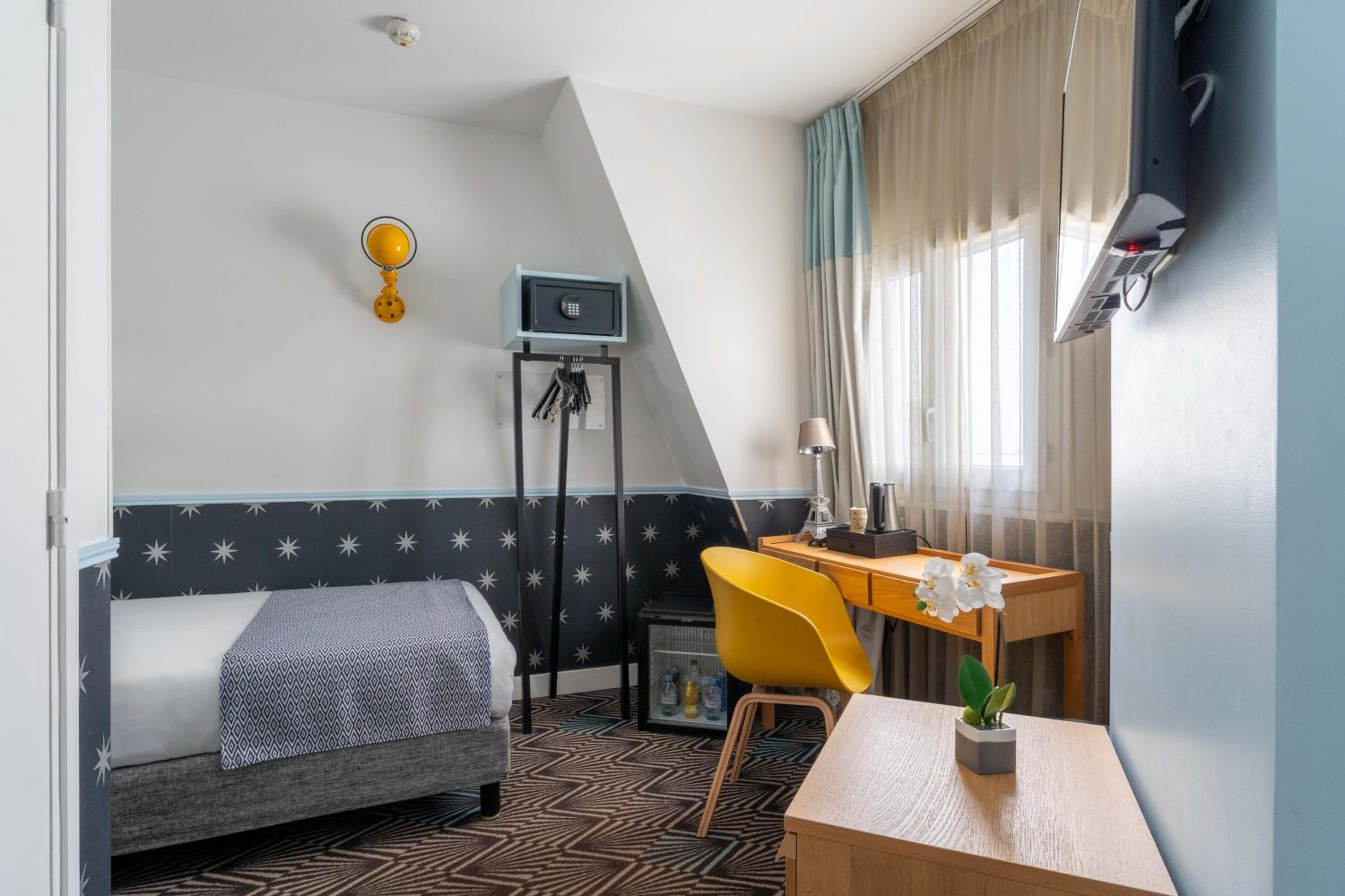 Small Single Room photo 1