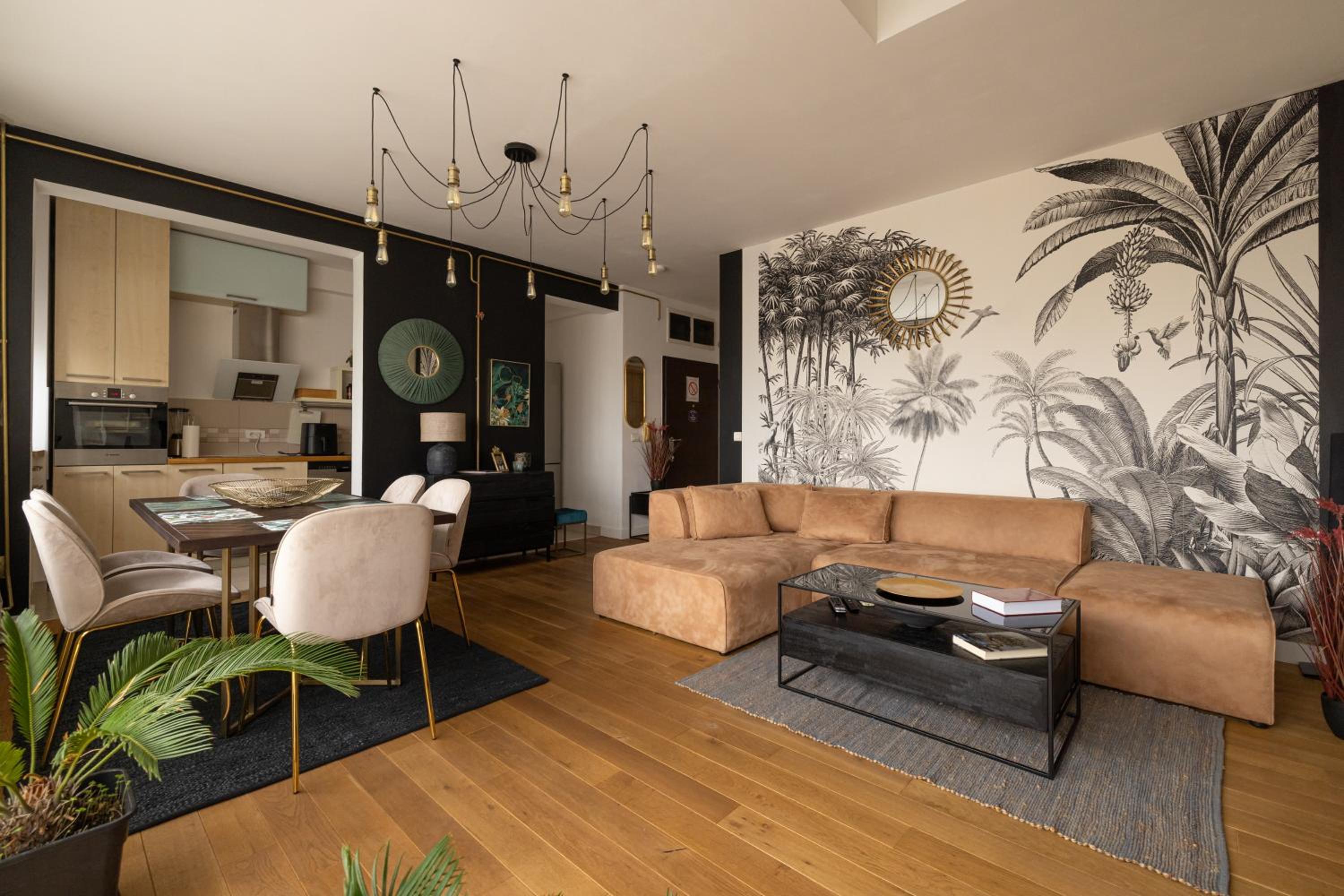 Deluxe Apartment
