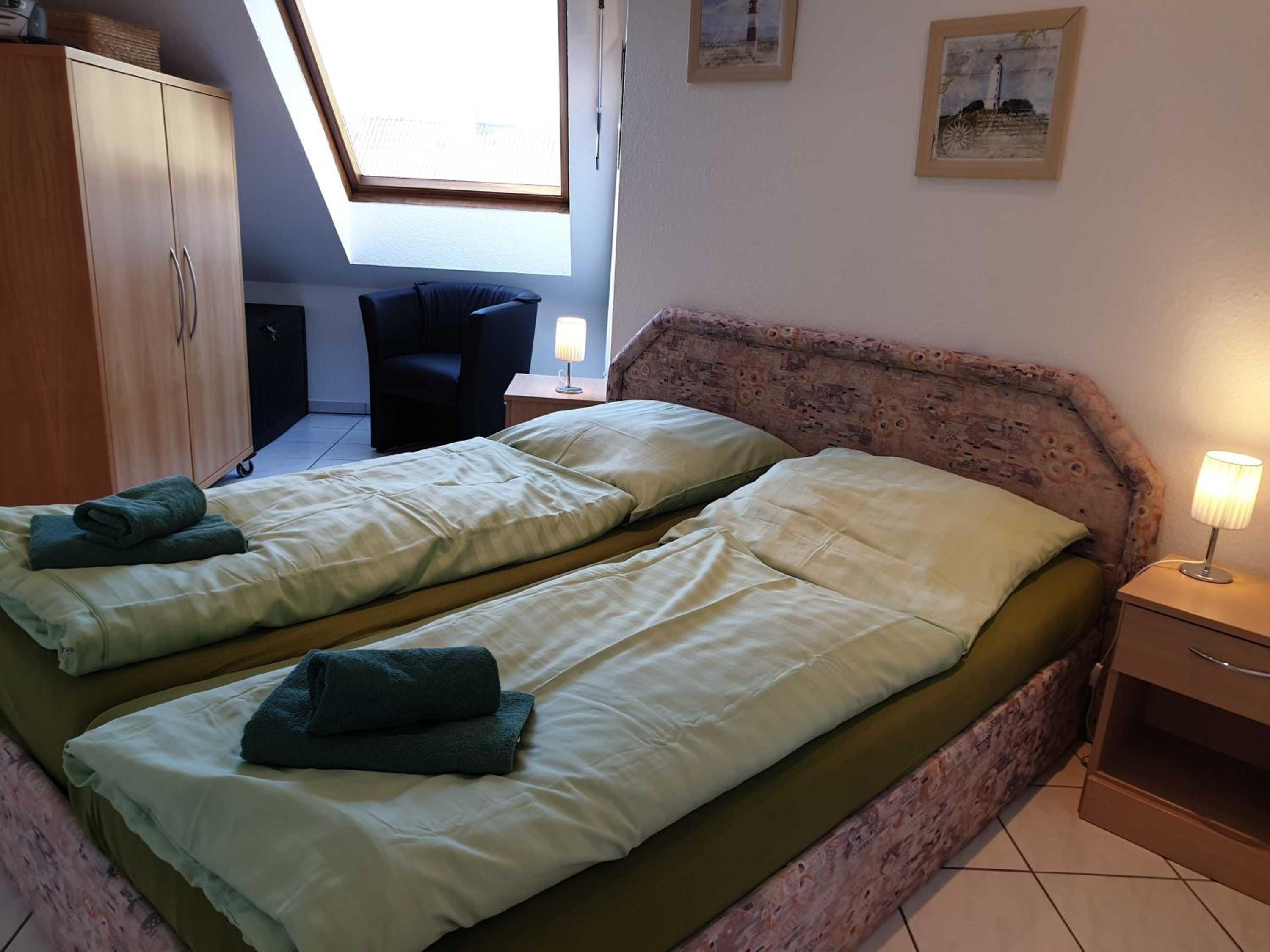 Three-Bedroom Apartment with Balcony photo 1