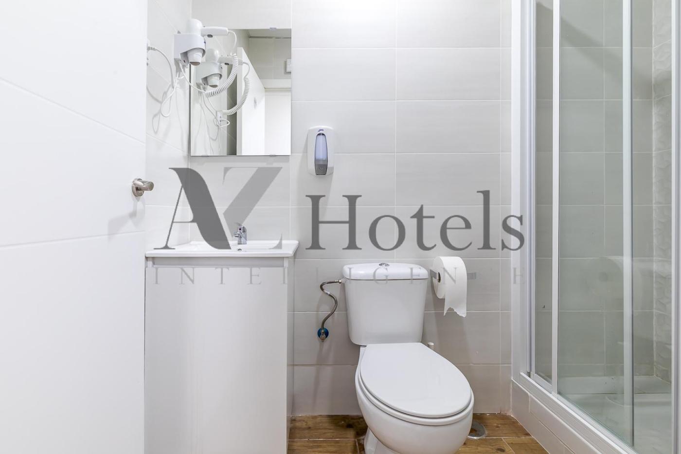 Double Room with Shared Bathroom photo 3