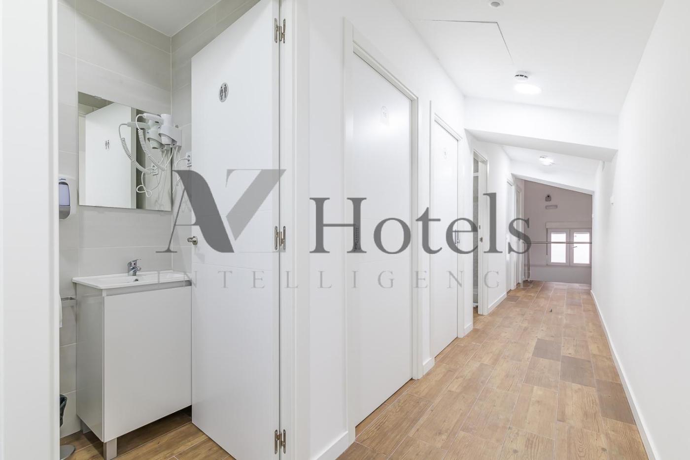Single Room with Shared Bathroom photo 2