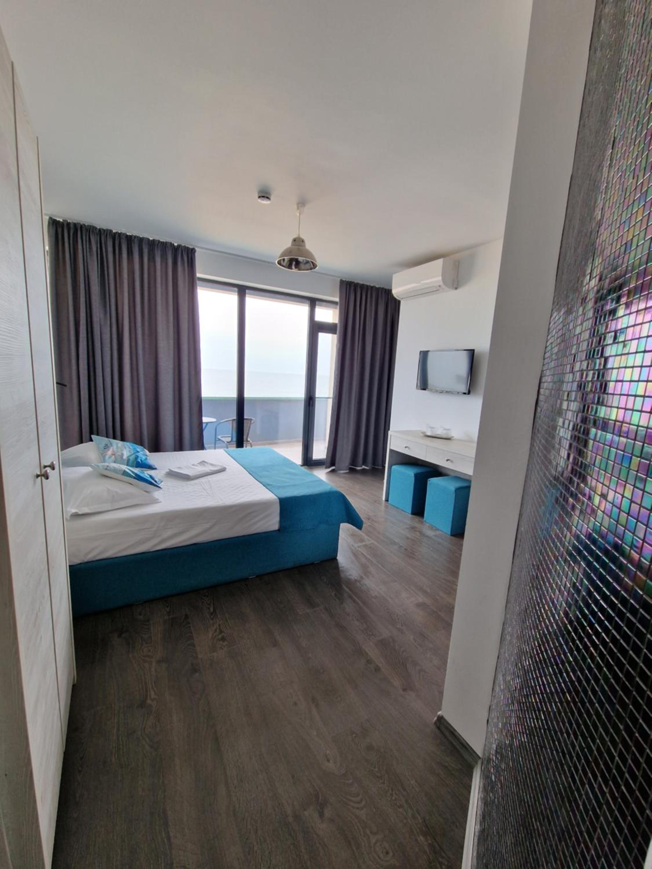 Double Room with Lake View photo 1