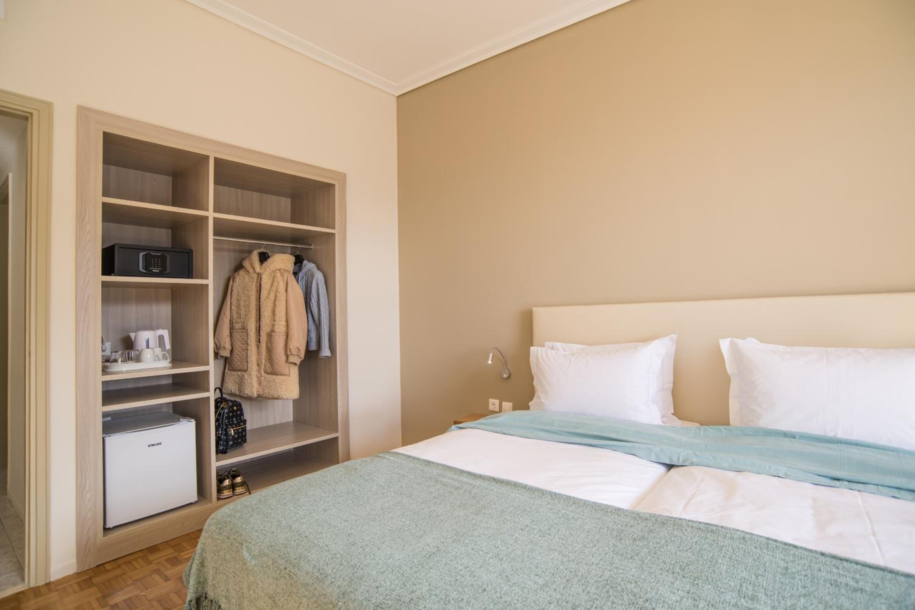 Triple Room with View - Photo 6