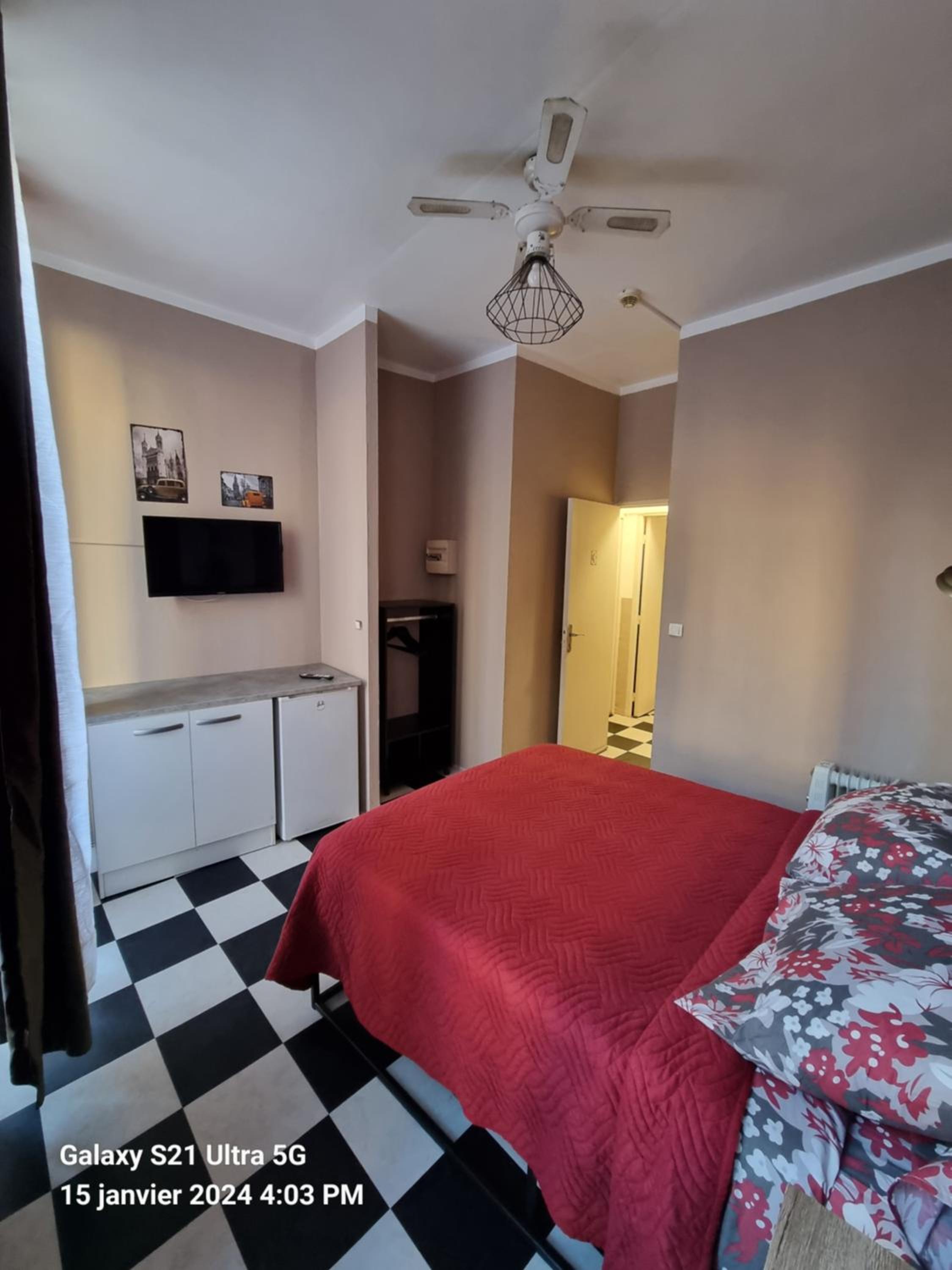 Double Room with Private Bathroom photo 2