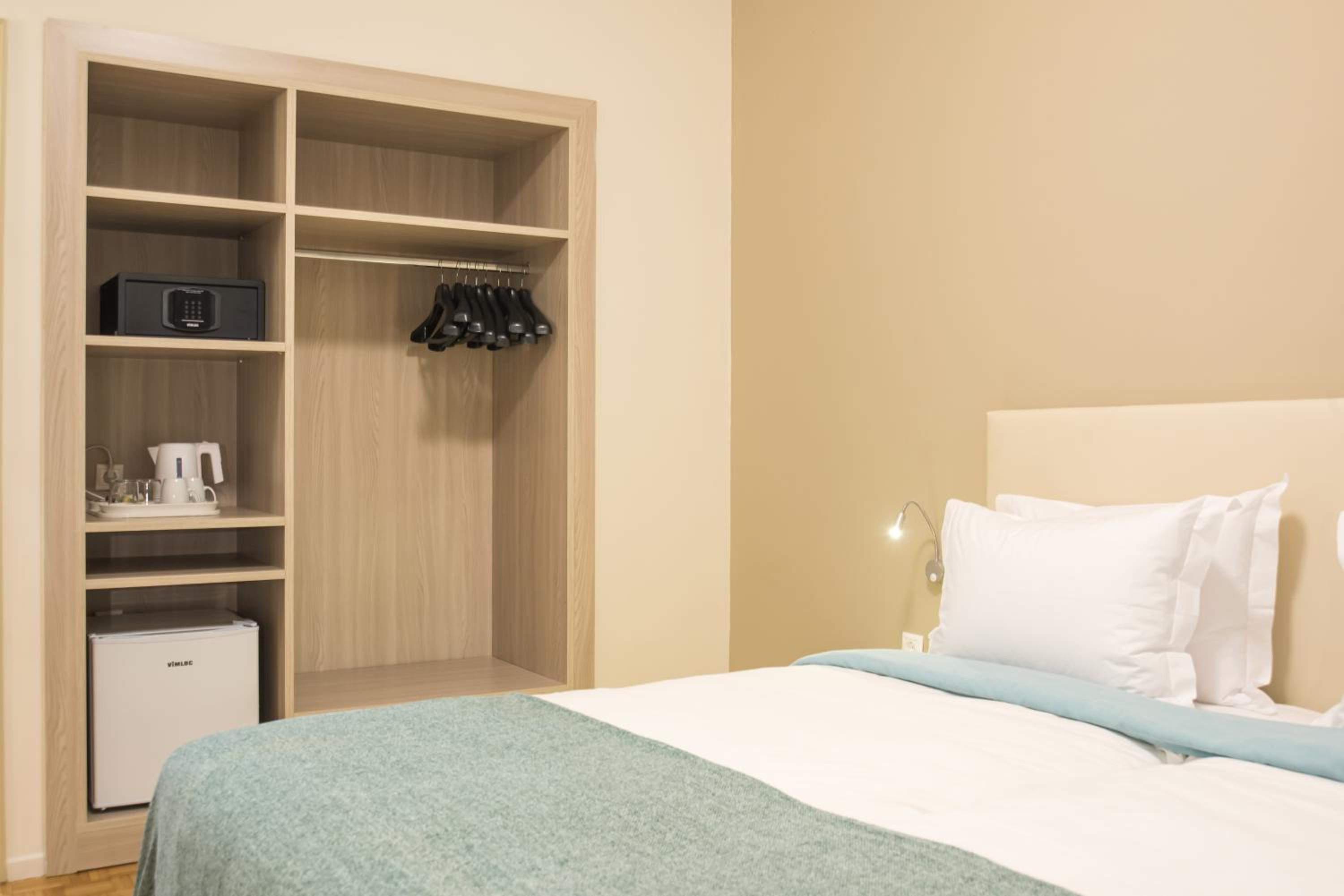 Standard Double Room - Photo 5