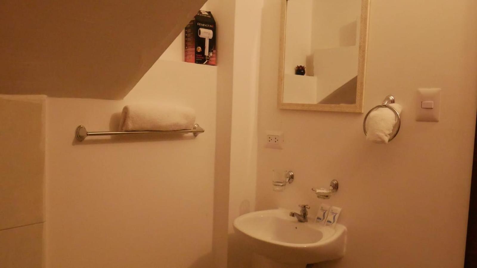 Double Room with Private Bathroom photo 2