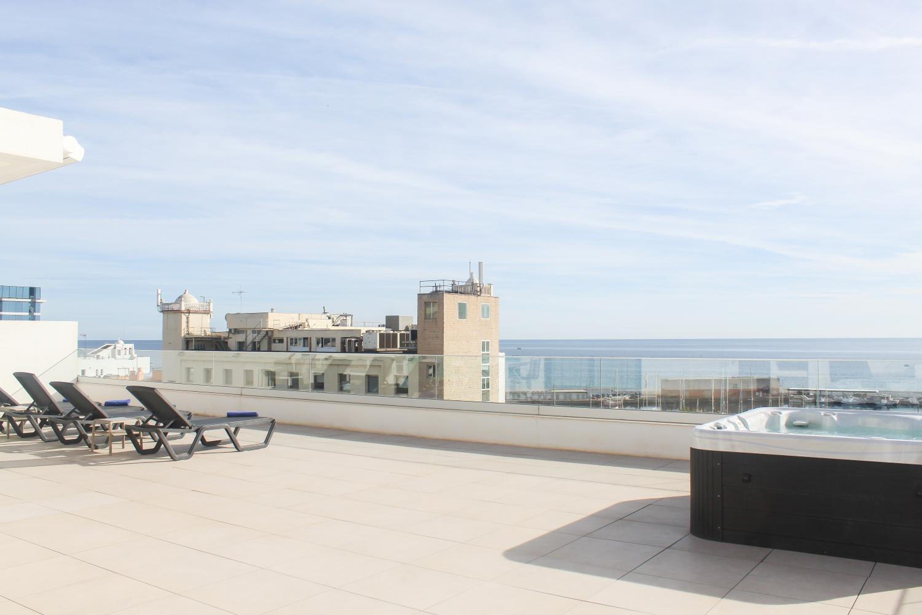 Penthouse Apartment - Photo 43