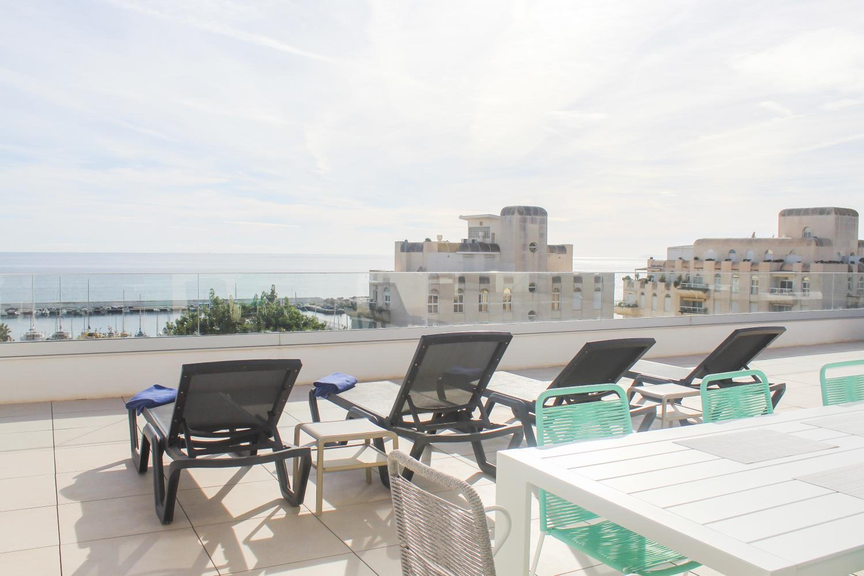 Penthouse Apartment - Photo 30