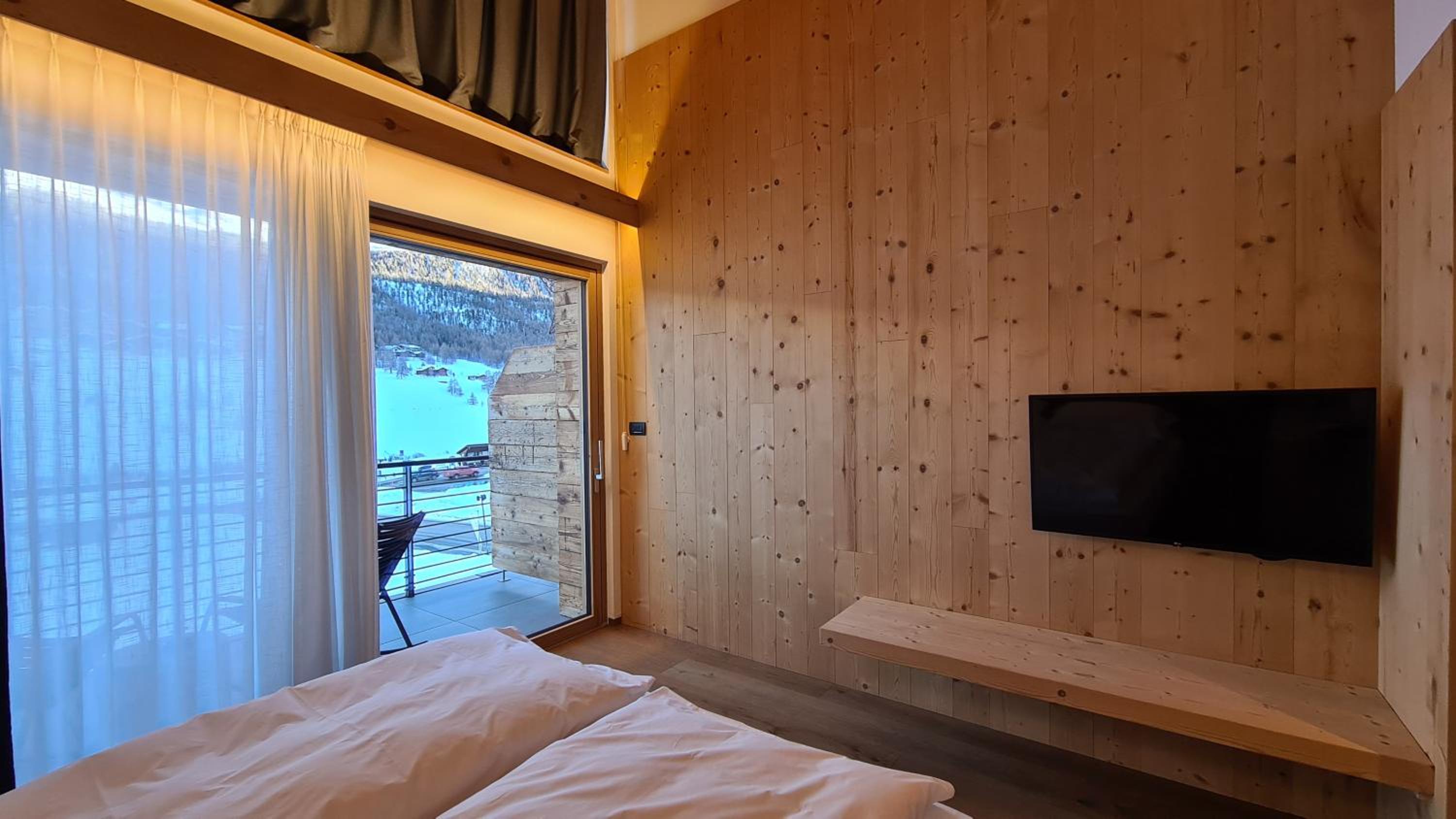 Superior Double or Twin Room with Mountain View - Photo 3