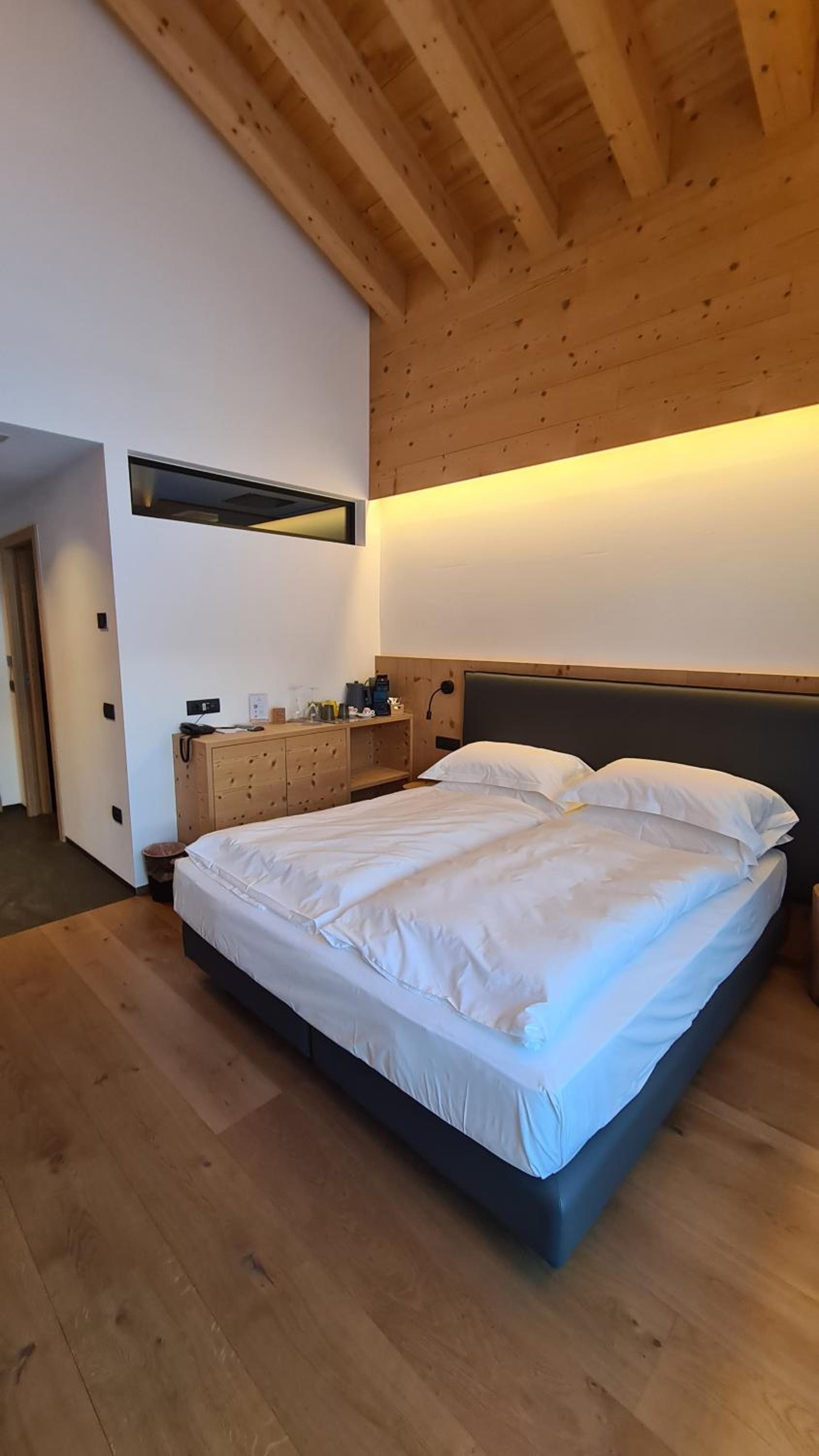 Superior Double or Twin Room with Mountain View - Photo 11