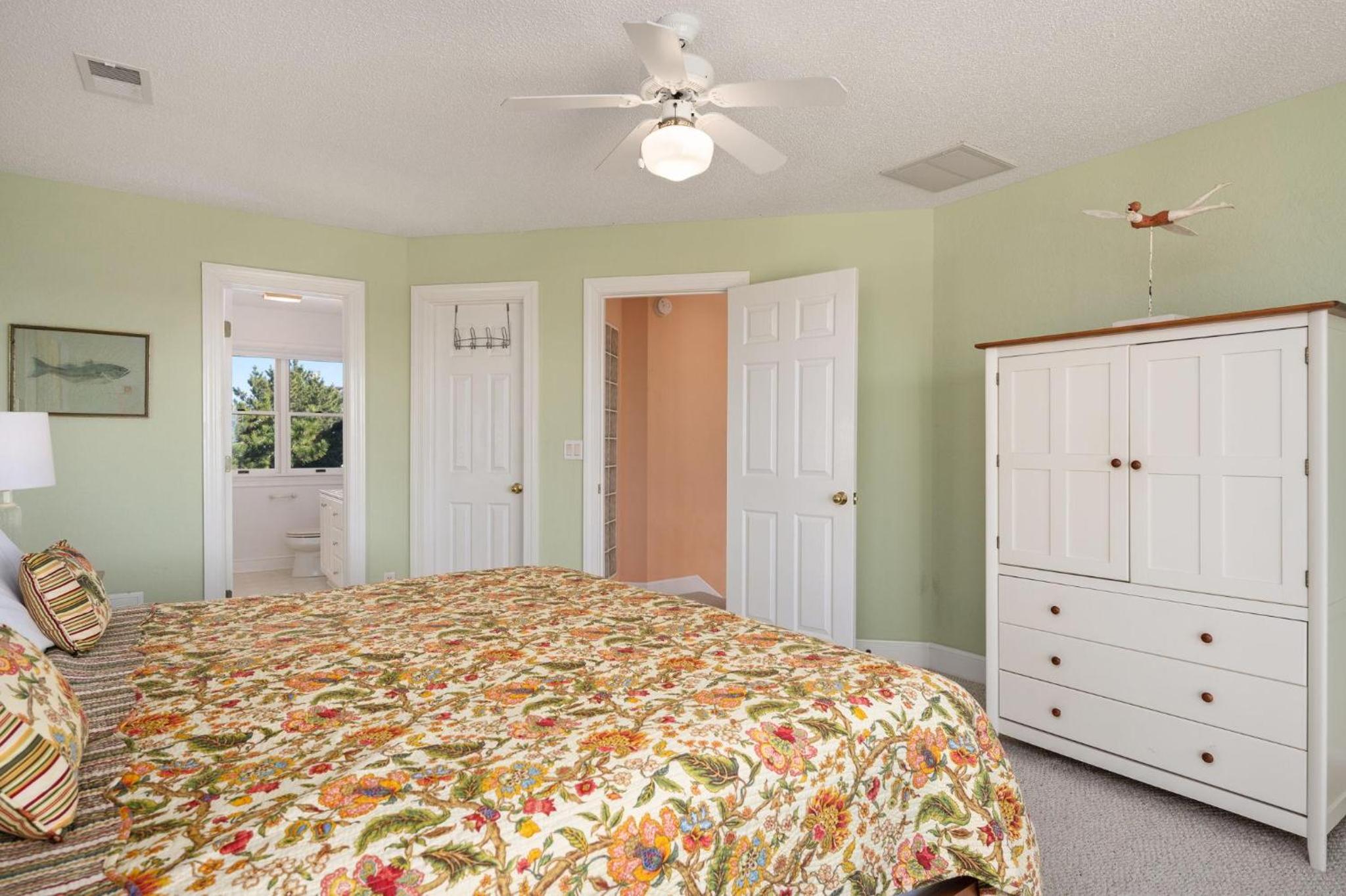 Three-Bedroom Vacation Home  photo 3