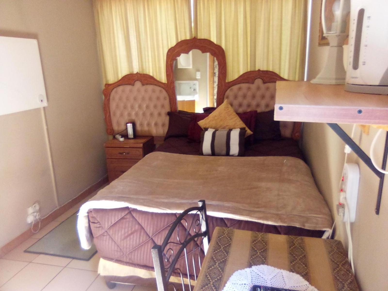 Basic Queen Room photo 1