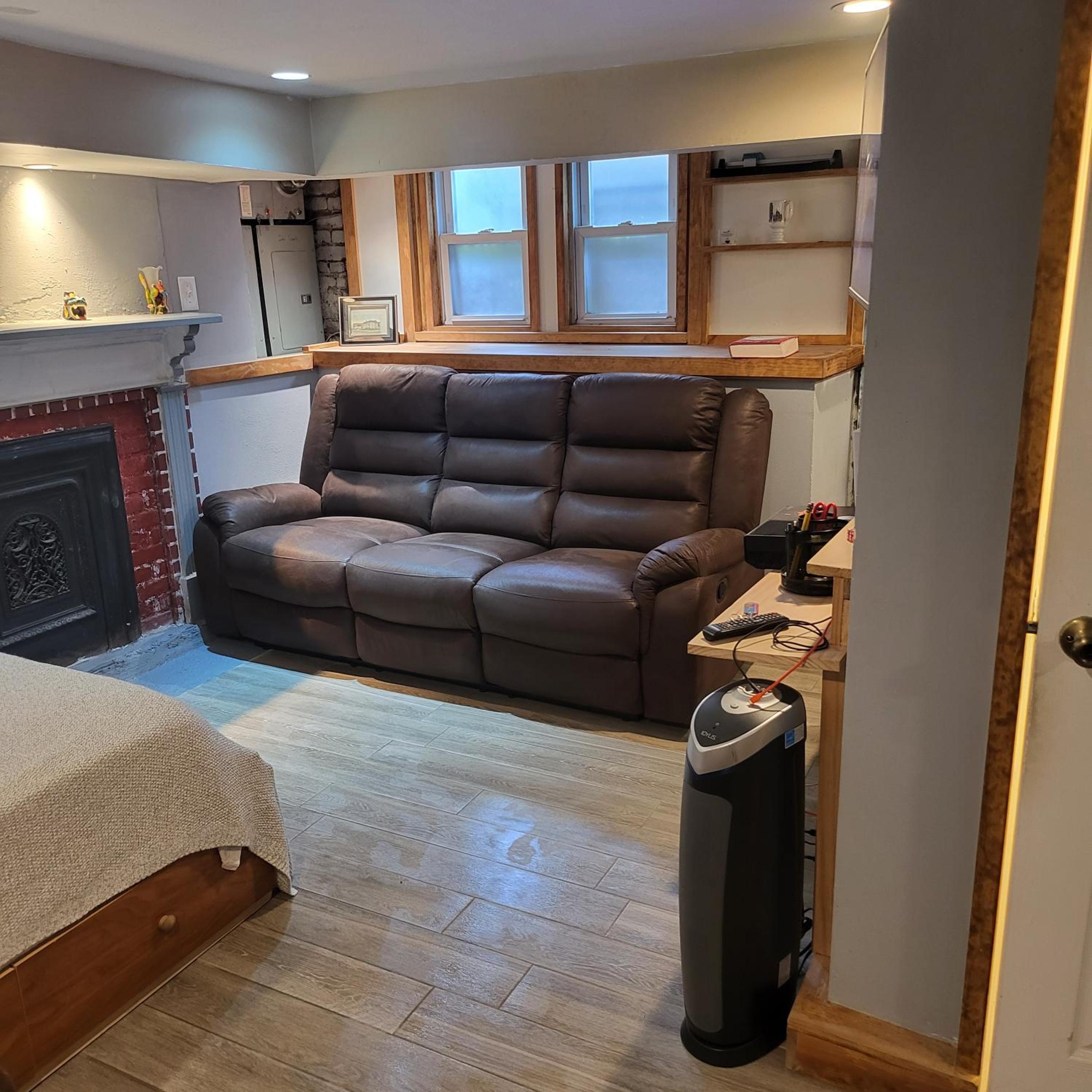 One-Bedroom Apartment photo 1