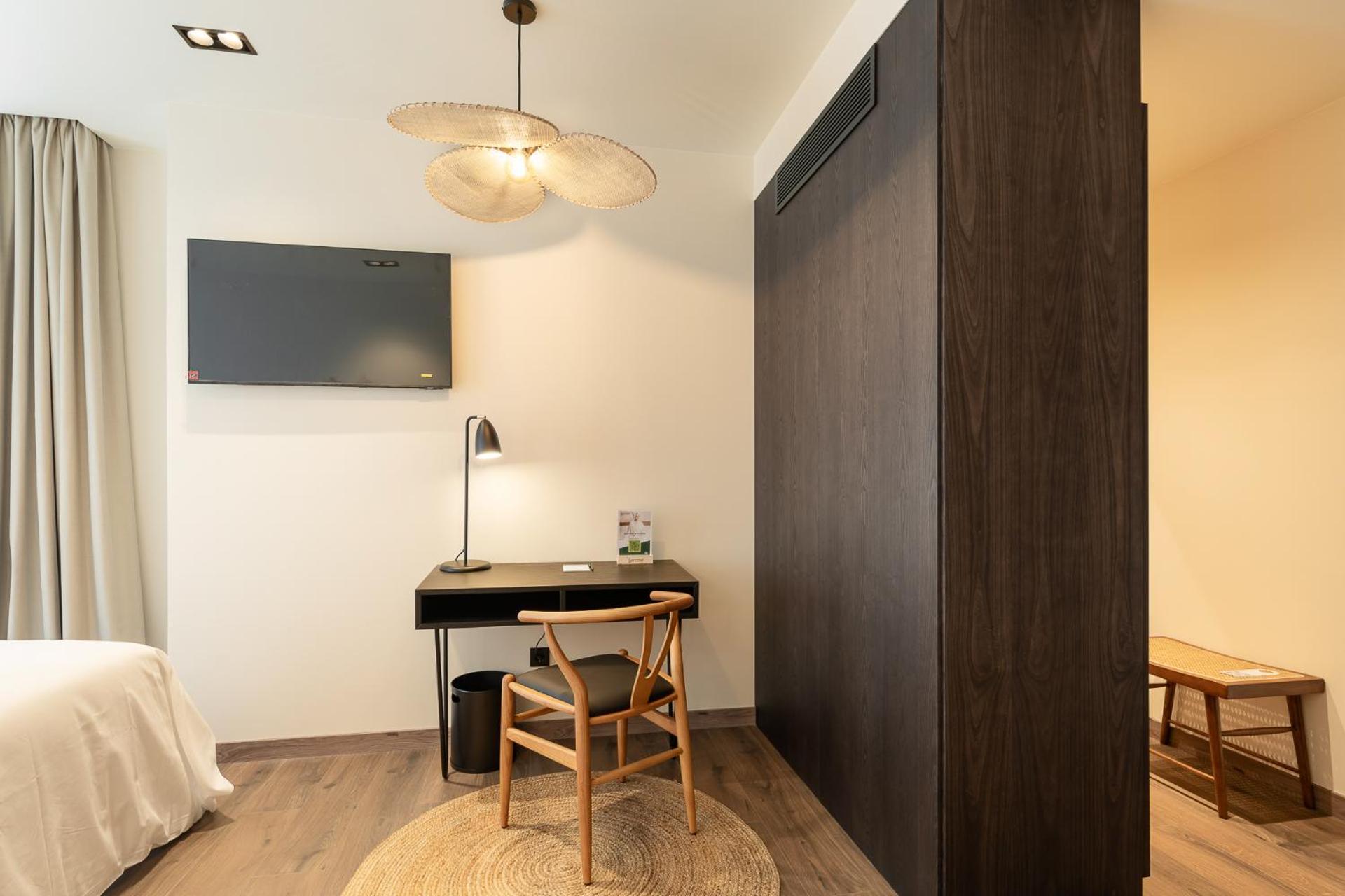 Double or Twin Room - Photo 5