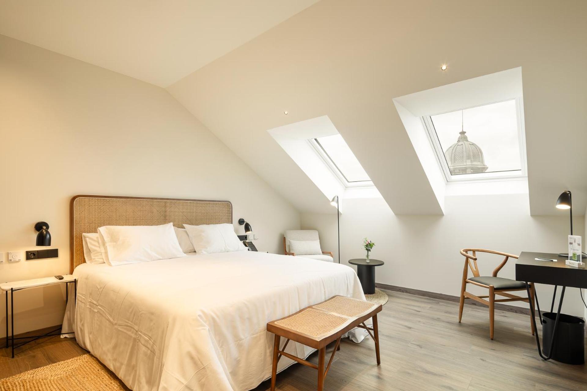 Double or Twin Room - Photo 1
