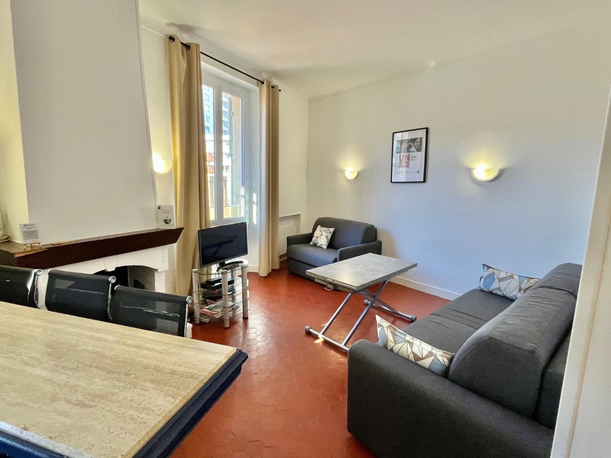 Apartment with Shower